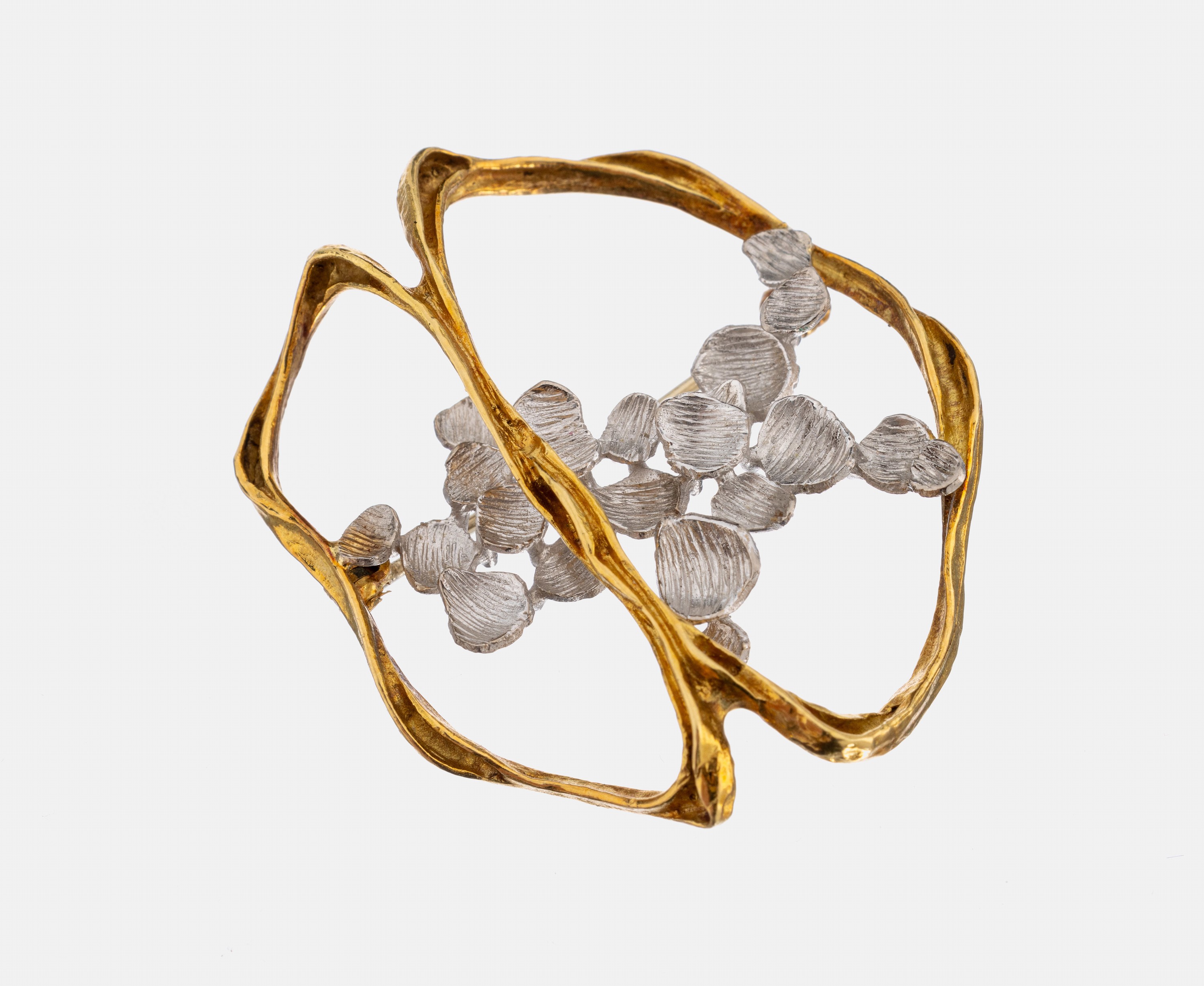 18 kt Gold Brosche, GG/WG 750/000, Meistermarke unged., total ca. 11.6 g, ca. 3.5 x 4 cm