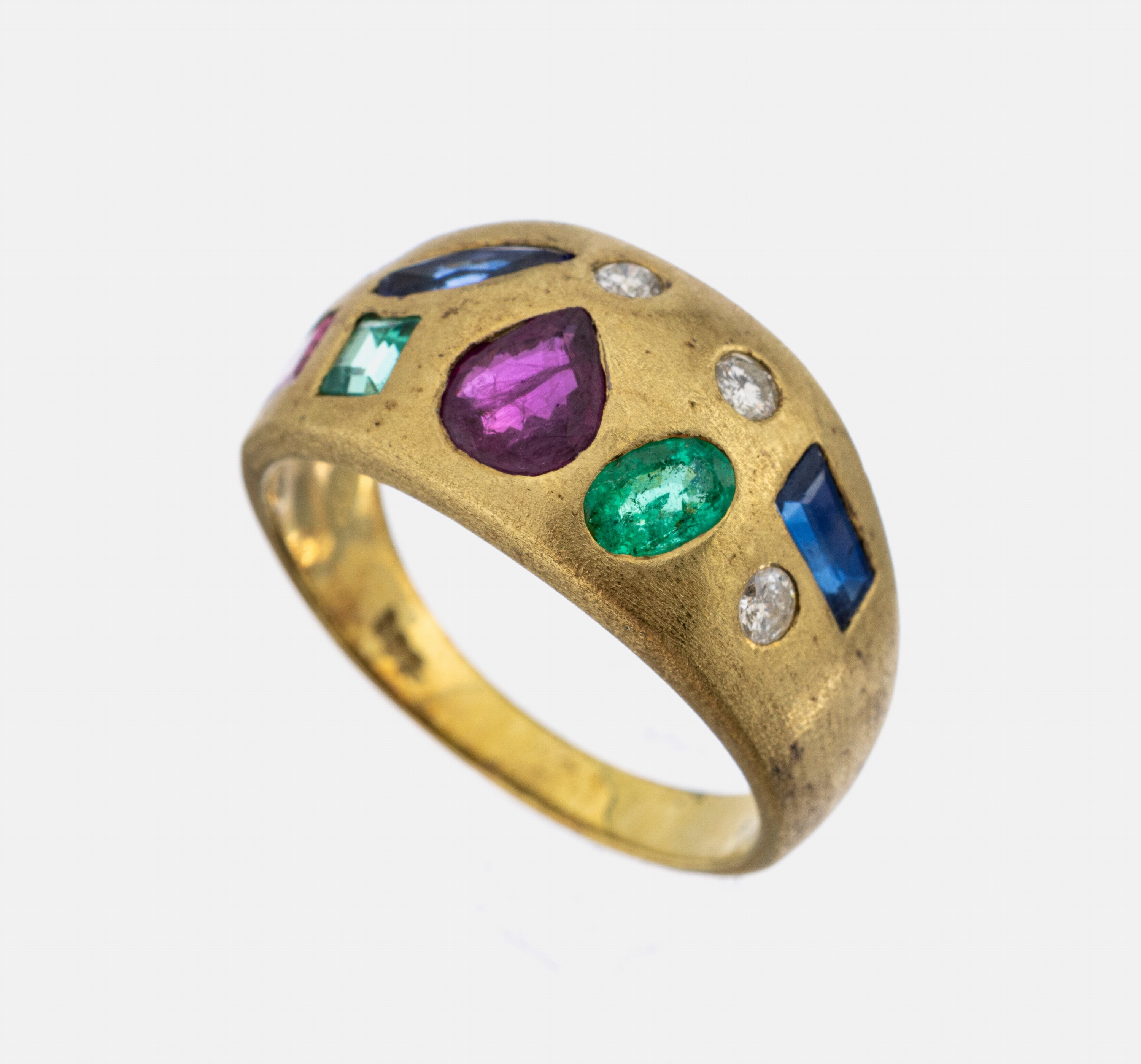 14 kt Gold Farbstein-Brillant-Ring, GG 585/ 000, matt., Rubine, Saphire und Smaragde inversch. Schliffformen zus. ca. 1.80 ct, 4 Brillanten zus. ca. ...