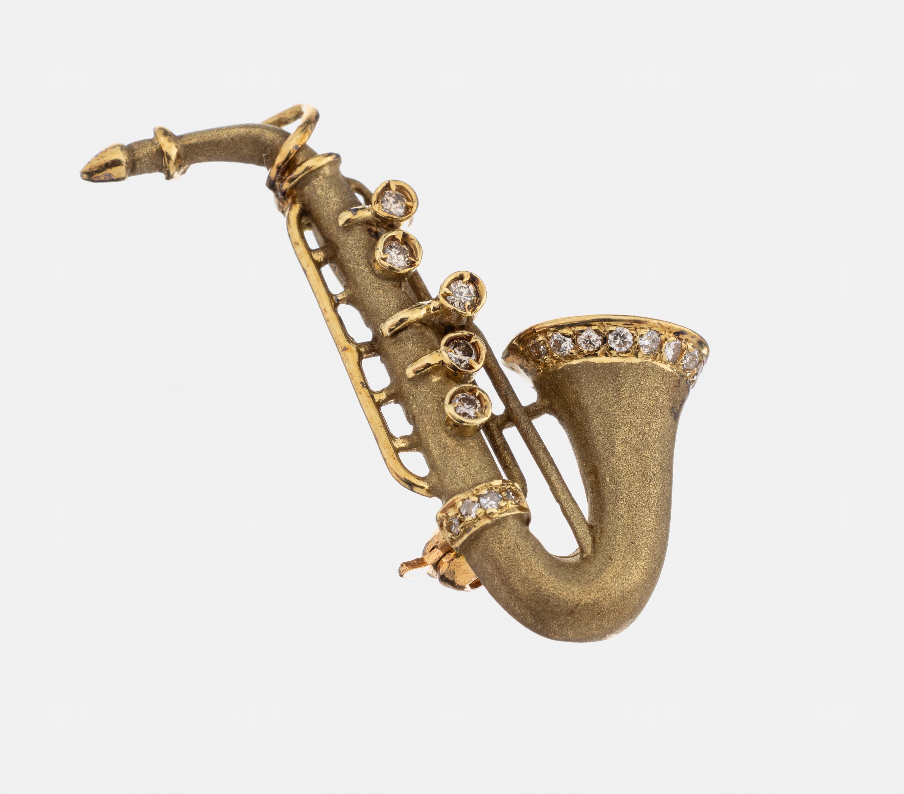 14 kt Gold Diamant-Brosche Saxophon, GG 585/000, z.T. sat., Brillanten zus. ca. 0.13 ct Weiß/si, ca. 3.8 g, L. ca. 3 cm