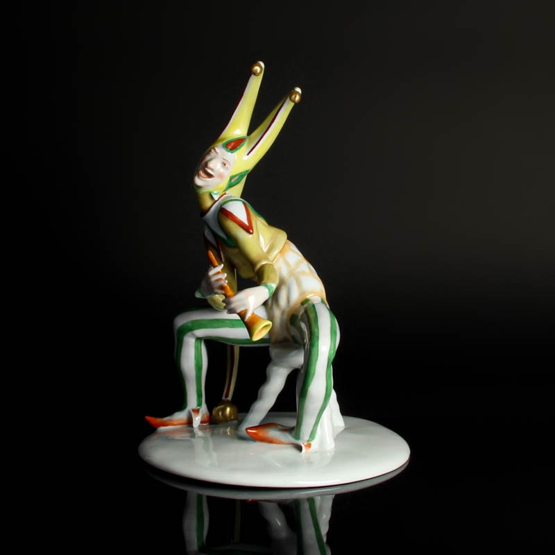 Detail e: Porzellanfigur "Narrenspiel", Aelteste Volkstedt, Entw. Mauritius Pfeiffer um 1920,Porzellan, farbig satffiert, Former-Bez. Hollosi, ...