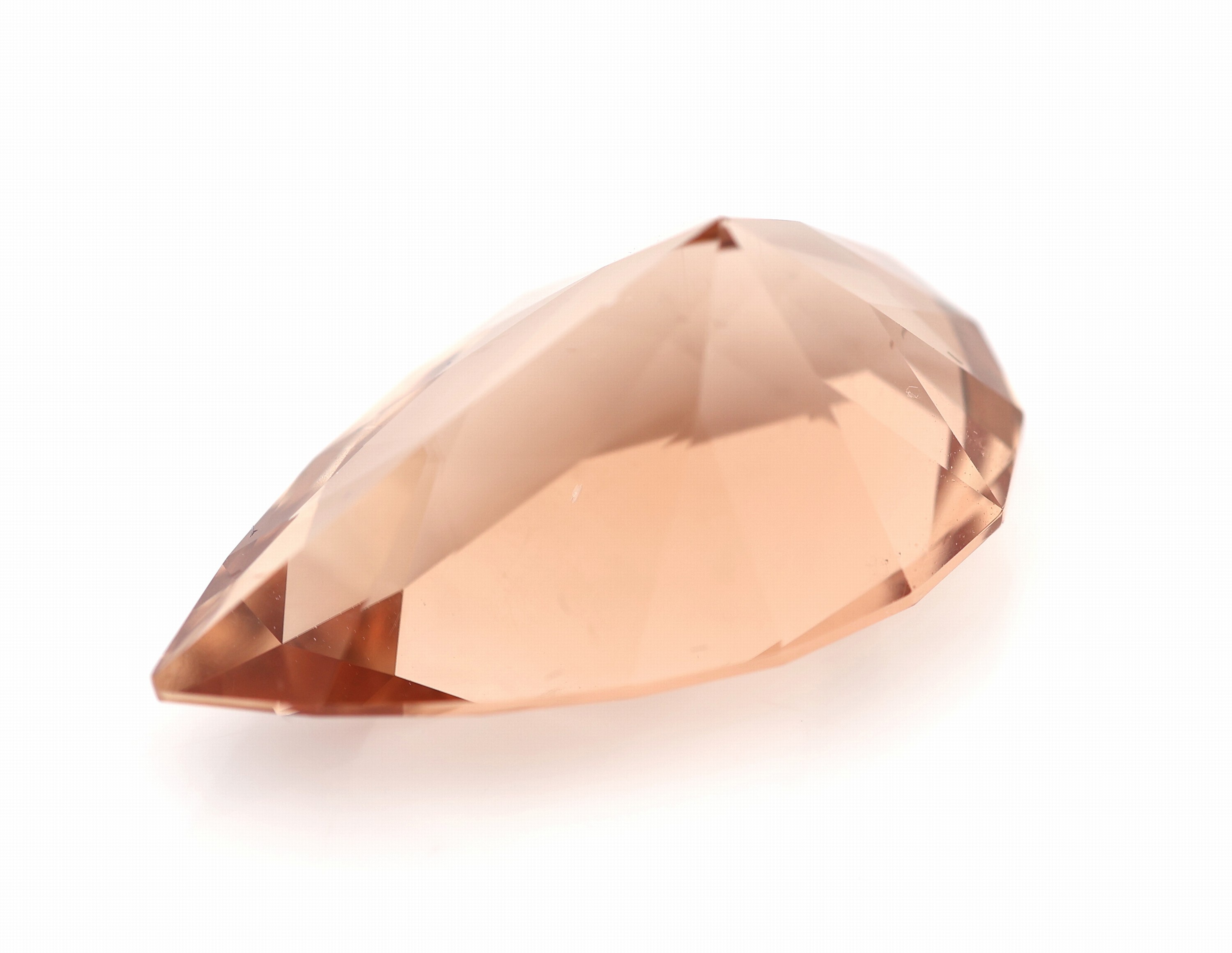 Detail b: Loser Imperial Topas, ca. 22.37 ct, facett. Tropfen