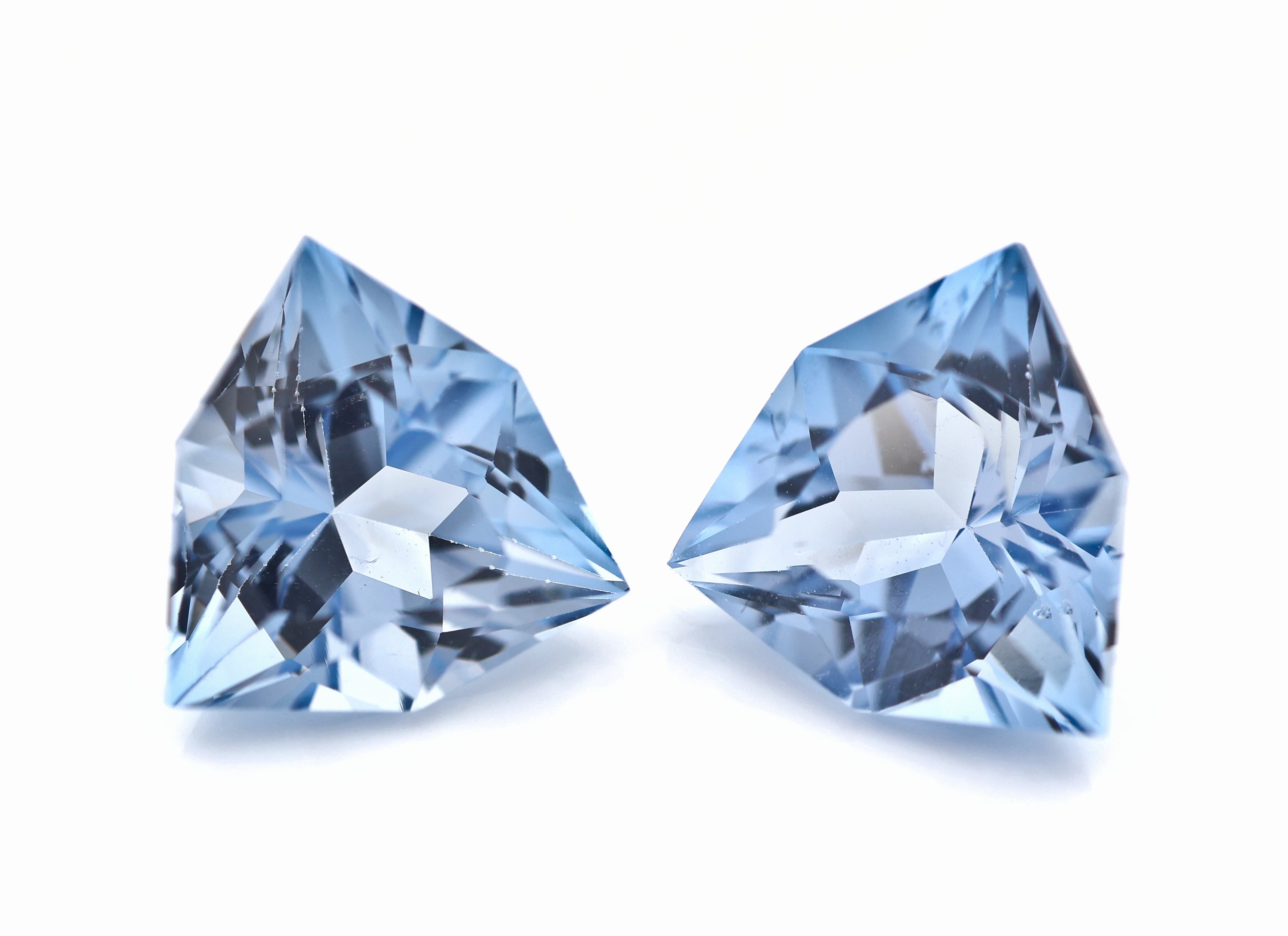 Detail a: Lot 2 lose Aquamarine, zus. ca. 10.57 ct, Trillion-Schliff