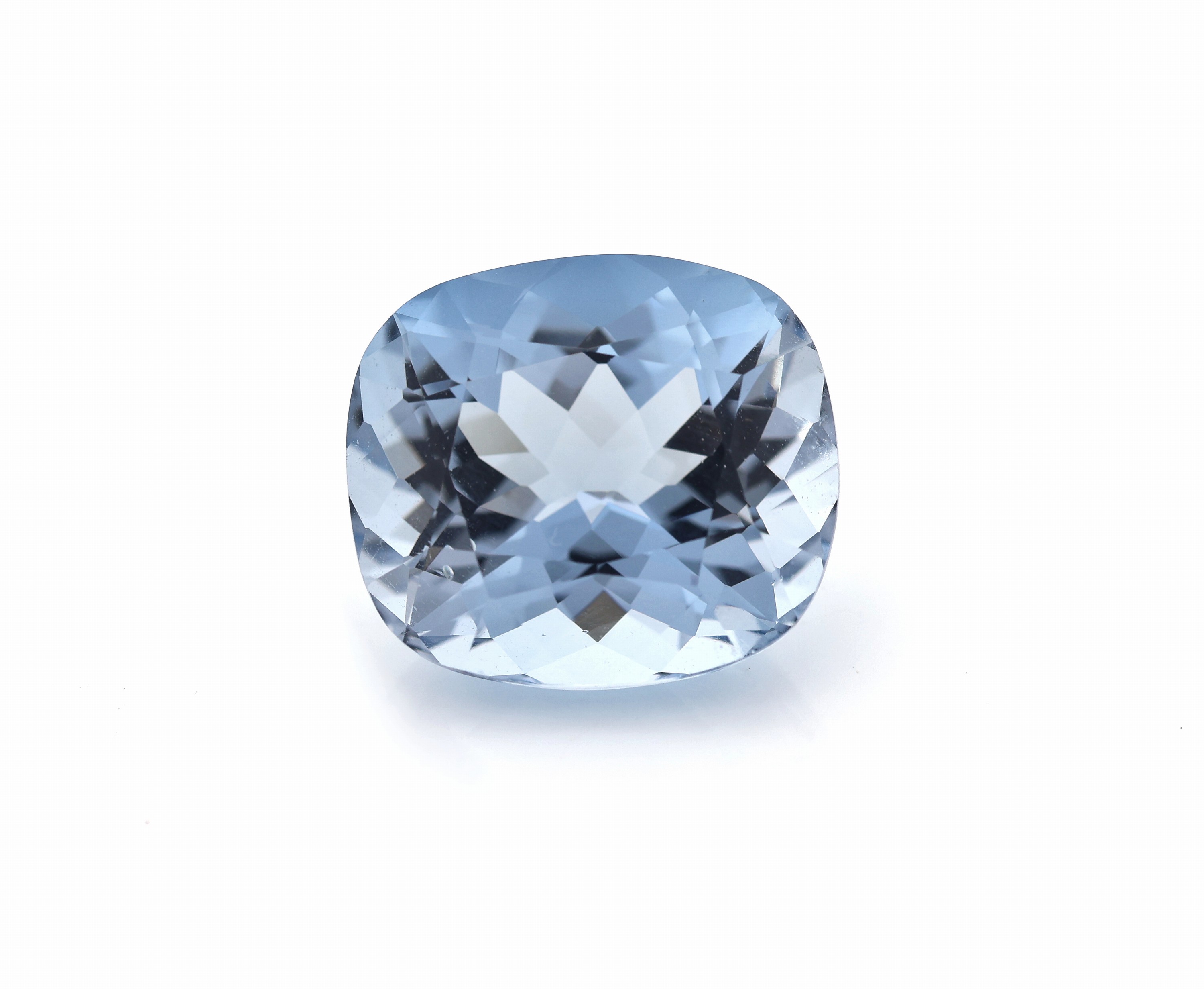 Loser Aquamarin, ca. 11.01 ct, Cushion Cut Farbe Santa Maria Blau, AIG-Expertise anbei