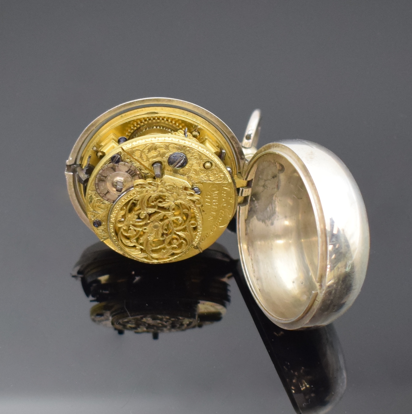 Detail f: Konvolut 3 Silber-Spindeltaschenuhren, alle mit ausgestellten Scharniern und Übergehäusen, alle Antrieb über Kette und Schnecke, verg. Werke m. ...