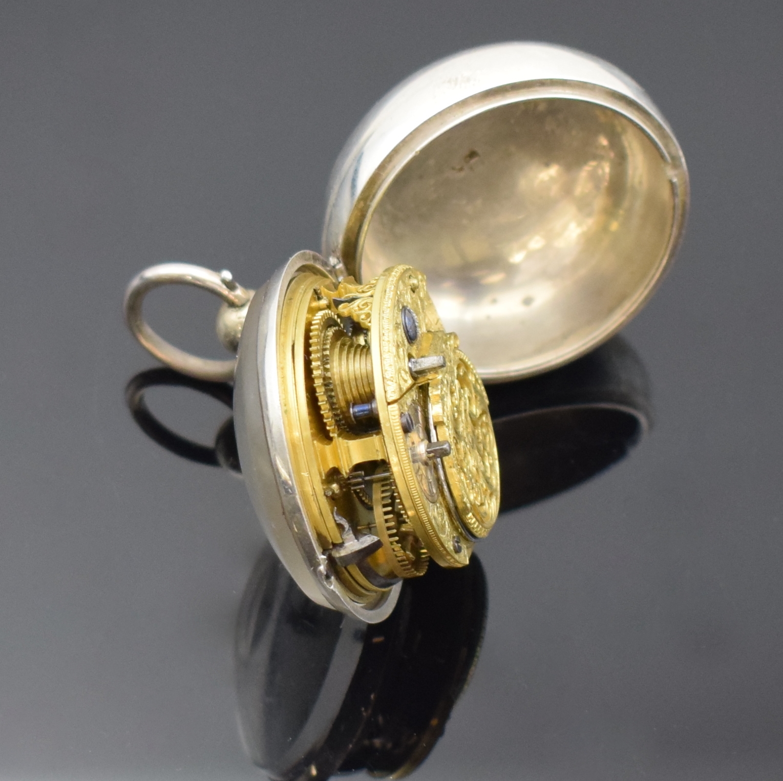 Detail g: Konvolut 3 Silber-Spindeltaschenuhren, alle mit ausgestellten Scharniern und Übergehäusen, alle Antrieb über Kette und Schnecke, verg. Werke m. ...