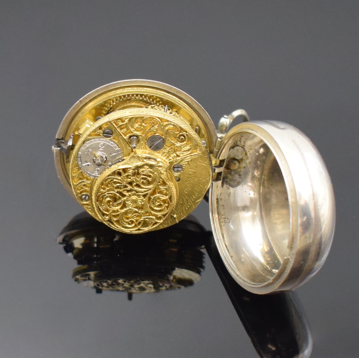 Detail h: Konvolut 3 Silber-Spindeltaschenuhren, alle mit ausgestellten Scharniern und Übergehäusen, alle Antrieb über Kette und Schnecke, verg. Werke m. ...