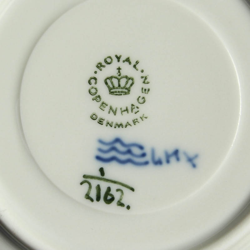 Detail g: Kaffeeset, Royal Copenhagen, 2.Hälfte 20.Jh., Musselmalet, Porzellan, unterglasurblauer Dekor, 6 Kaffeetassen mit UT, Kaffeekanne, Alterssp.