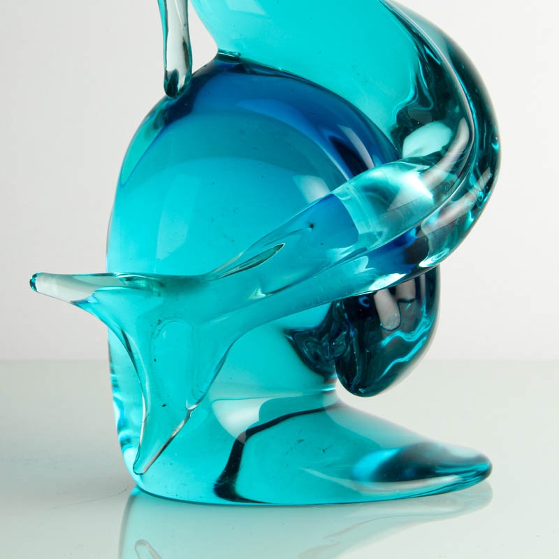 Detail c: Glasskulptur einer Meerjungfrau, Ermanno Nason für Cenedese, Murano, Italien, 1963-72, türkis eingefärbtes Glas, auf einerWelle sitzende ...