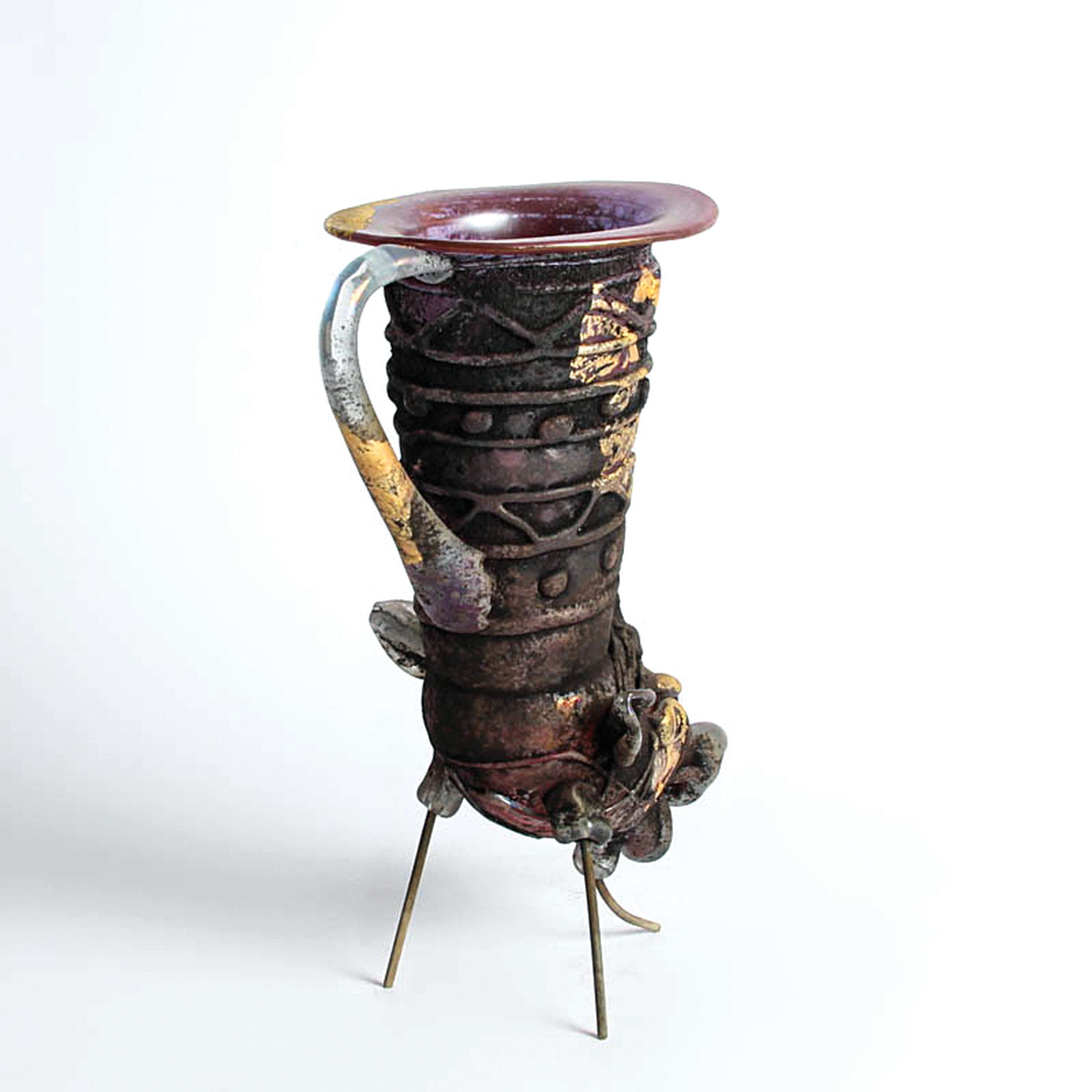 Detail e: Figürliches Gefäß "Vetro a scavo"-Unikat, Ermanno Nason bei Cenedese, 1963-72, Gestalt eines ur- bzw. frühgeschichtlichen Rhyton ...