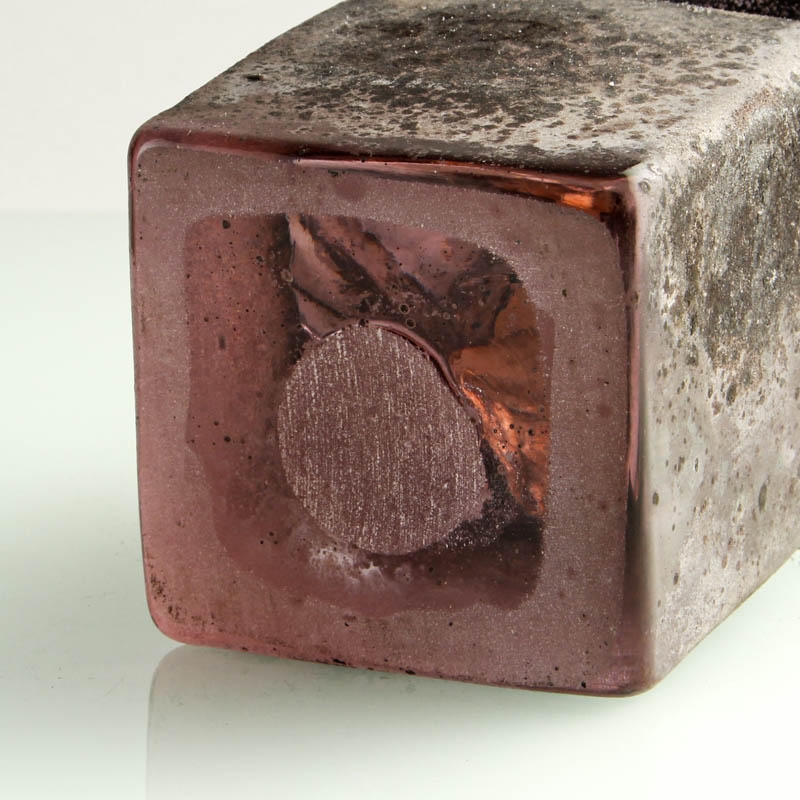 Detail e: Vetro a scavo-Glasskulptur, Fakir, Ermanno Nason für Cenedese, Murano, Italien, 1963-72, farbloses Glas, grau vetro a scavo-Technik, sitzender Fakir ...