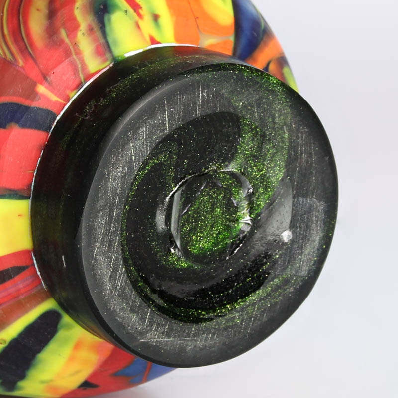 Detail d: Studioglas-Vase, Klaus Moye (1936-2016), 1995 , Mosaikglastechnik, aus einer Vielzahl an vorgefertigten Glasquadern verschmolzene Vase,matt poliert, ...