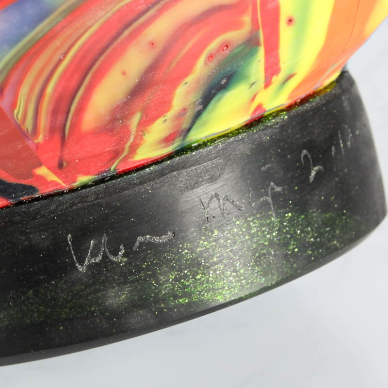 Detail e: Studioglas-Vase, Klaus Moye (1936-2016), 1995 , Mosaikglastechnik, aus einer Vielzahl an vorgefertigten Glasquadern verschmolzene Vase,matt poliert, ...