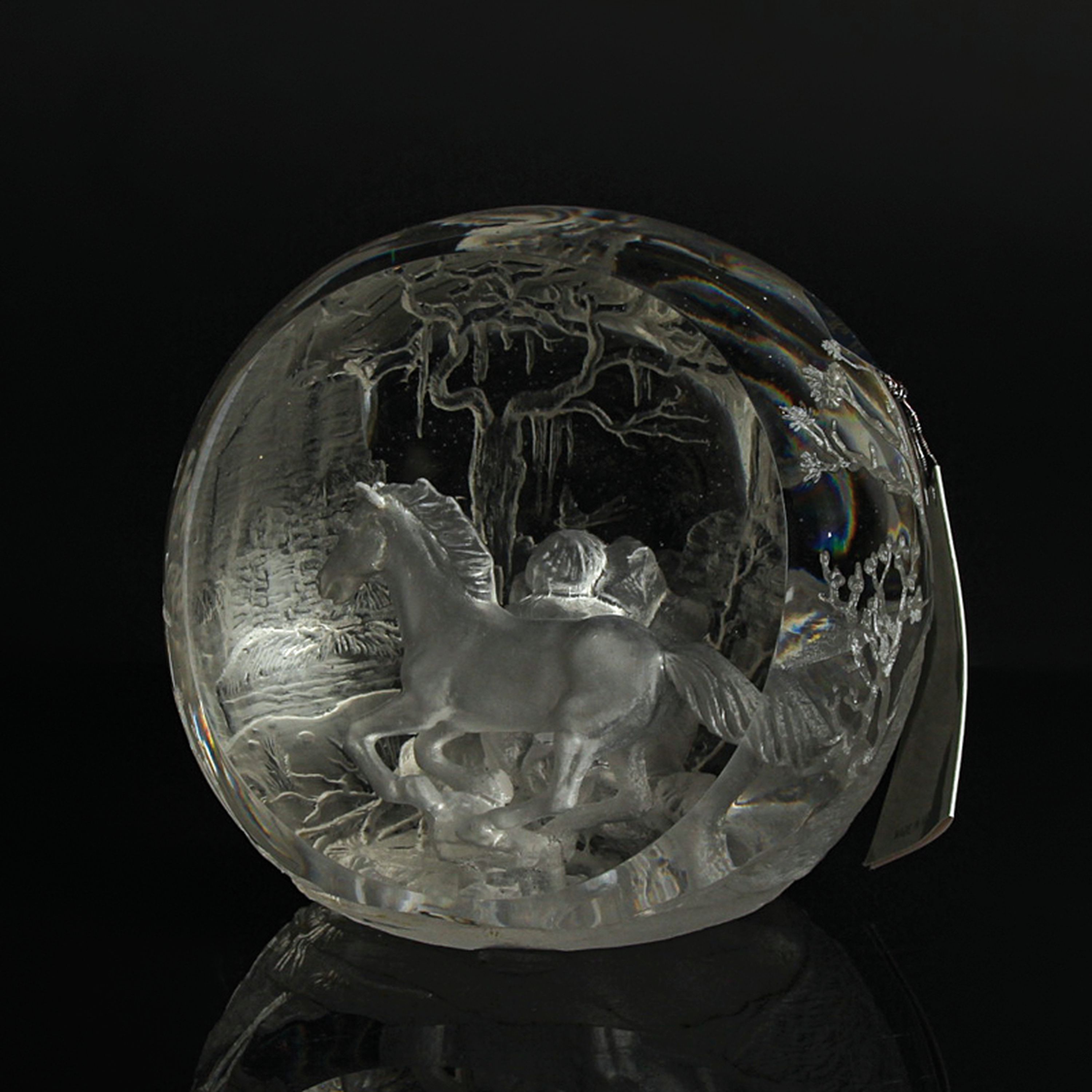 Glaskunst-Objekt, Kristian Klepsch, Mizzi Glashütte, Uttendorf, farbloses Glas, geschliffen und geätzt, mehrdimensionaler Dekor, Kugeln mit ...