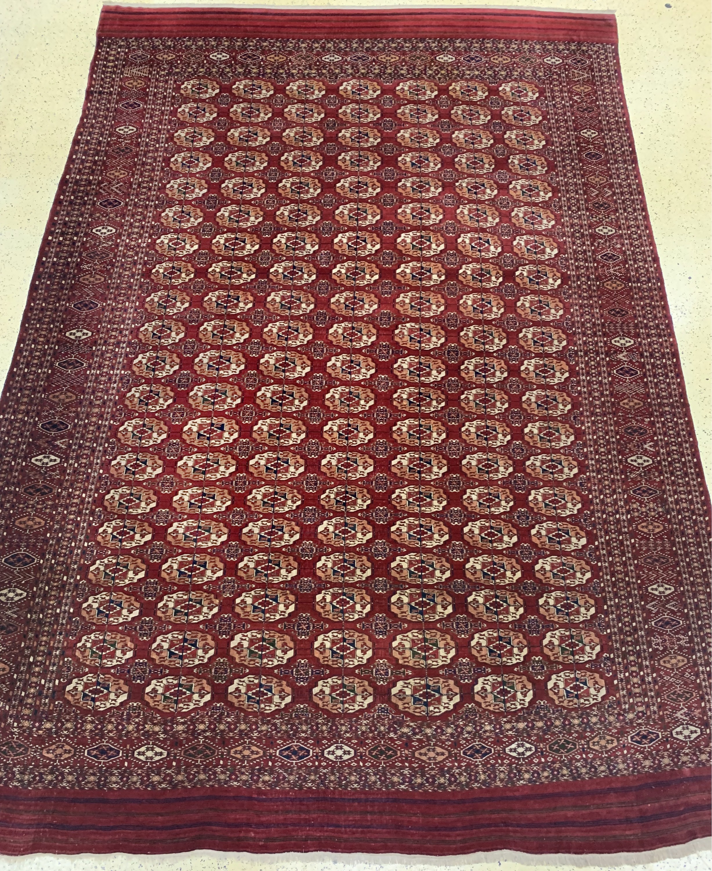 Antiker Tekke Hauptteppich, Turkmenistan, um 1900, Wolle auf Wolle, ca. 505 x 340 cm, EHZ: 2