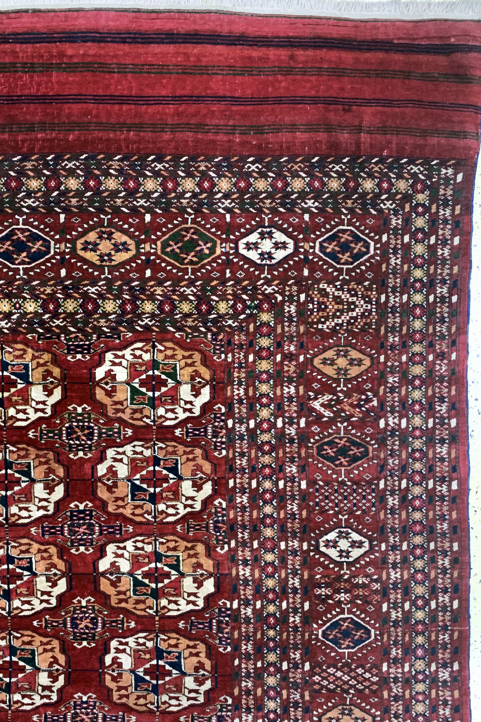Detail i: Antiker Tekke Hauptteppich, Turkmenistan, um 1900, Wolle auf Wolle, ca. 505 x 340 cm, EHZ: 2