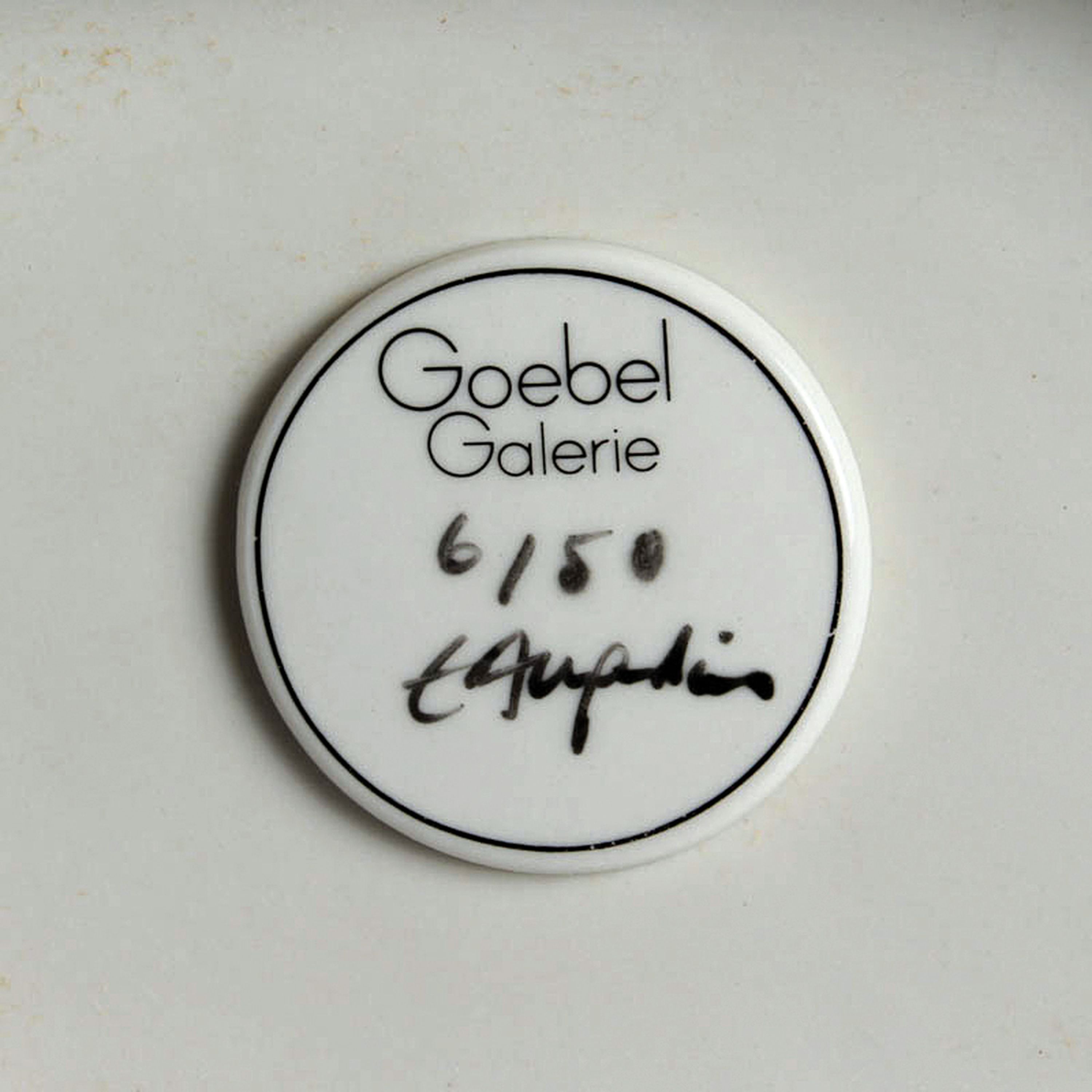 Detail h: Porzellanfigur, Edgar Augustin (1936-1996), Goebel Galerie, 1981-89, unglasiertes Weißporzellan, Doppelfigur auf ovaler Plinthe,limitierte Auflage ...