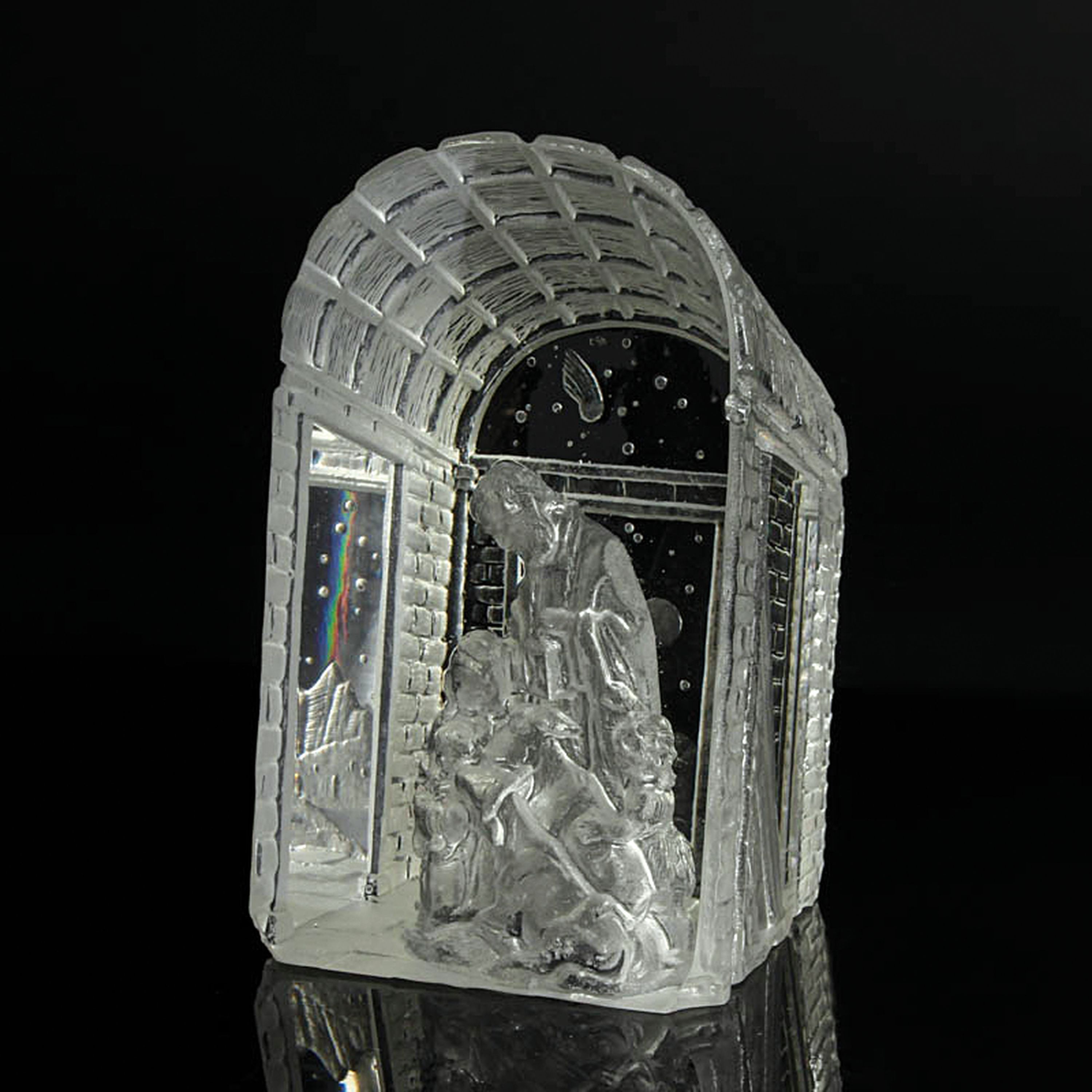 Detail b: Glaskunst-Objekt, Kristian Klepsch, Mizzi Glashütte, Uttendorf, farbloses Glas, geschliffen und geätzt, mehrdimensionaler Dekor, Krippe mit ...