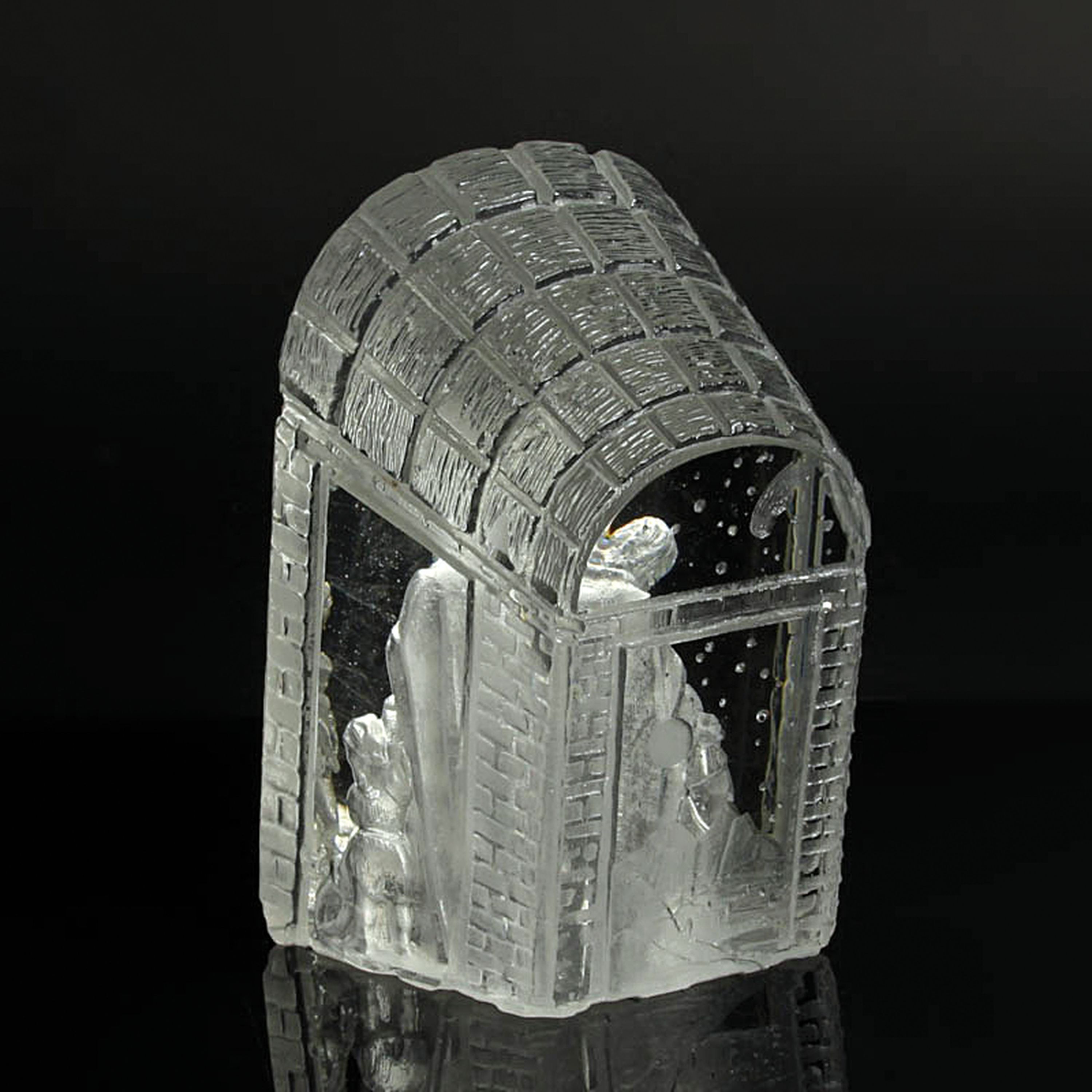 Detail d: Glaskunst-Objekt, Kristian Klepsch, Mizzi Glashütte, Uttendorf, farbloses Glas, geschliffen und geätzt, mehrdimensionaler Dekor, Krippe mit ...
