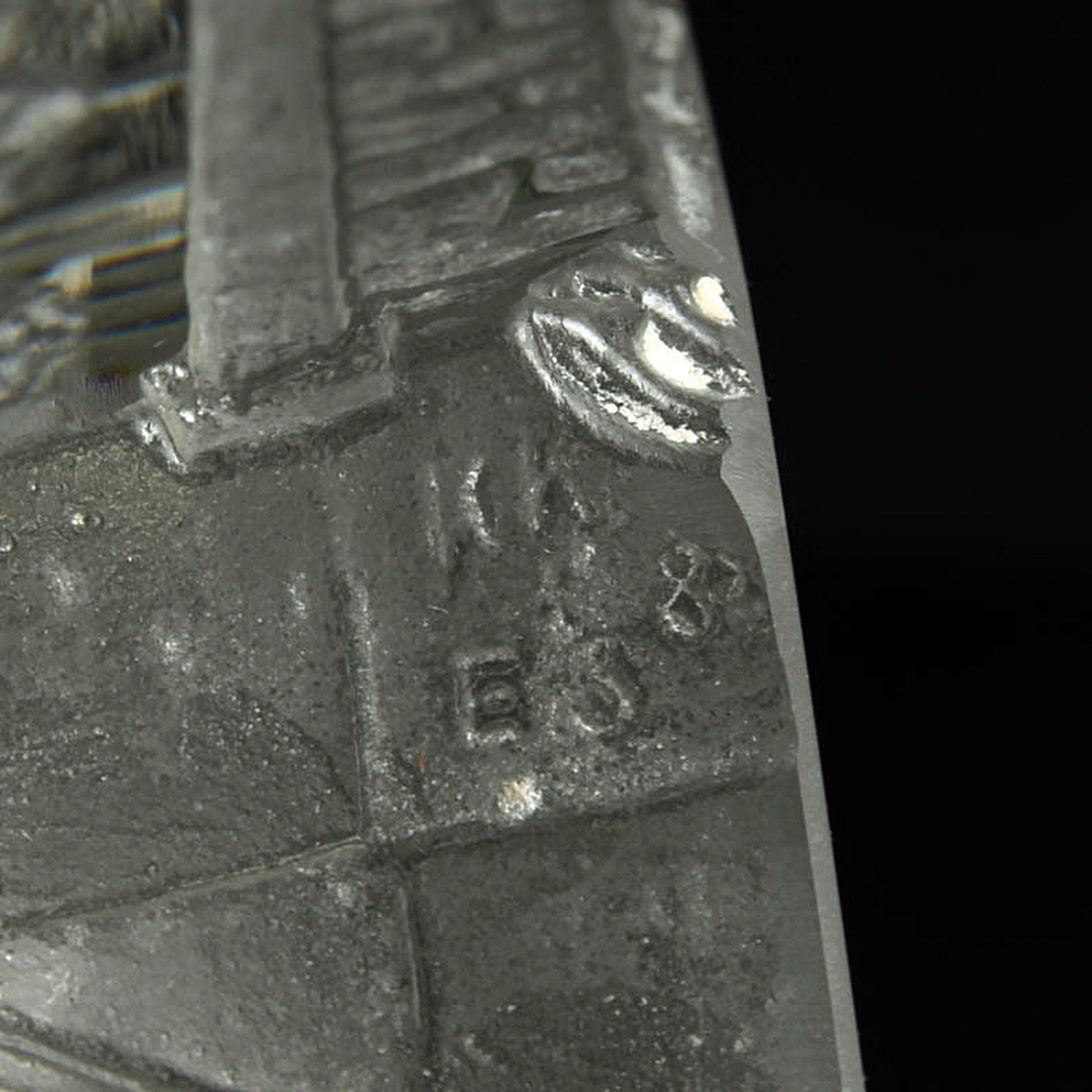 Detail f: Glaskunst-Objekt, Kristian Klepsch, Mizzi Glashütte, Uttendorf, farbloses Glas, geschliffen und geätzt, mehrdimensionaler Dekor, Krippe mit ...
