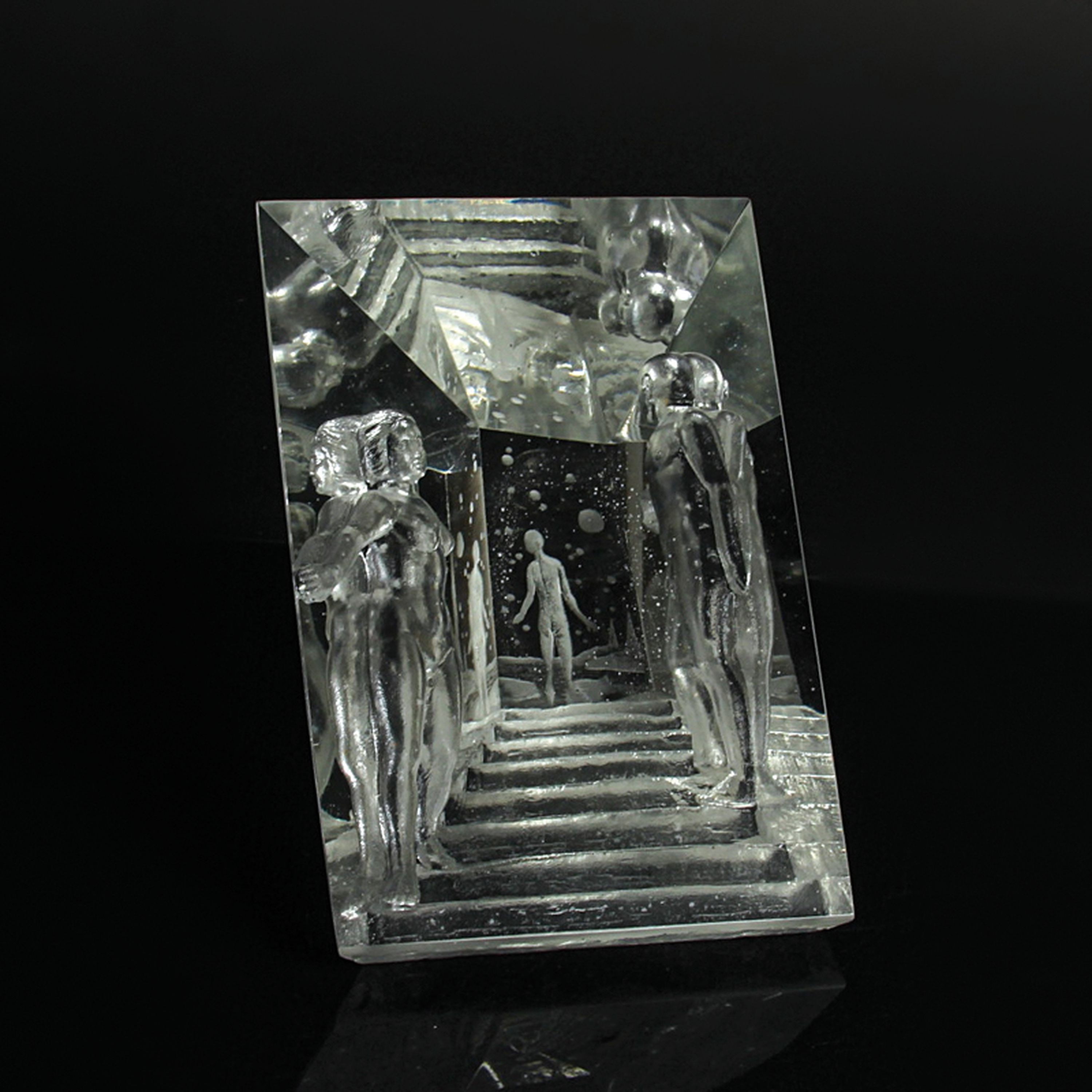 2 Glaskunst-Objekte, Kristian Klepsch, Mizzi-Glashütte, Uttendorf, farbloses Glas, geschliffen und geätzt, Reliefdekor, "Stairways to ...