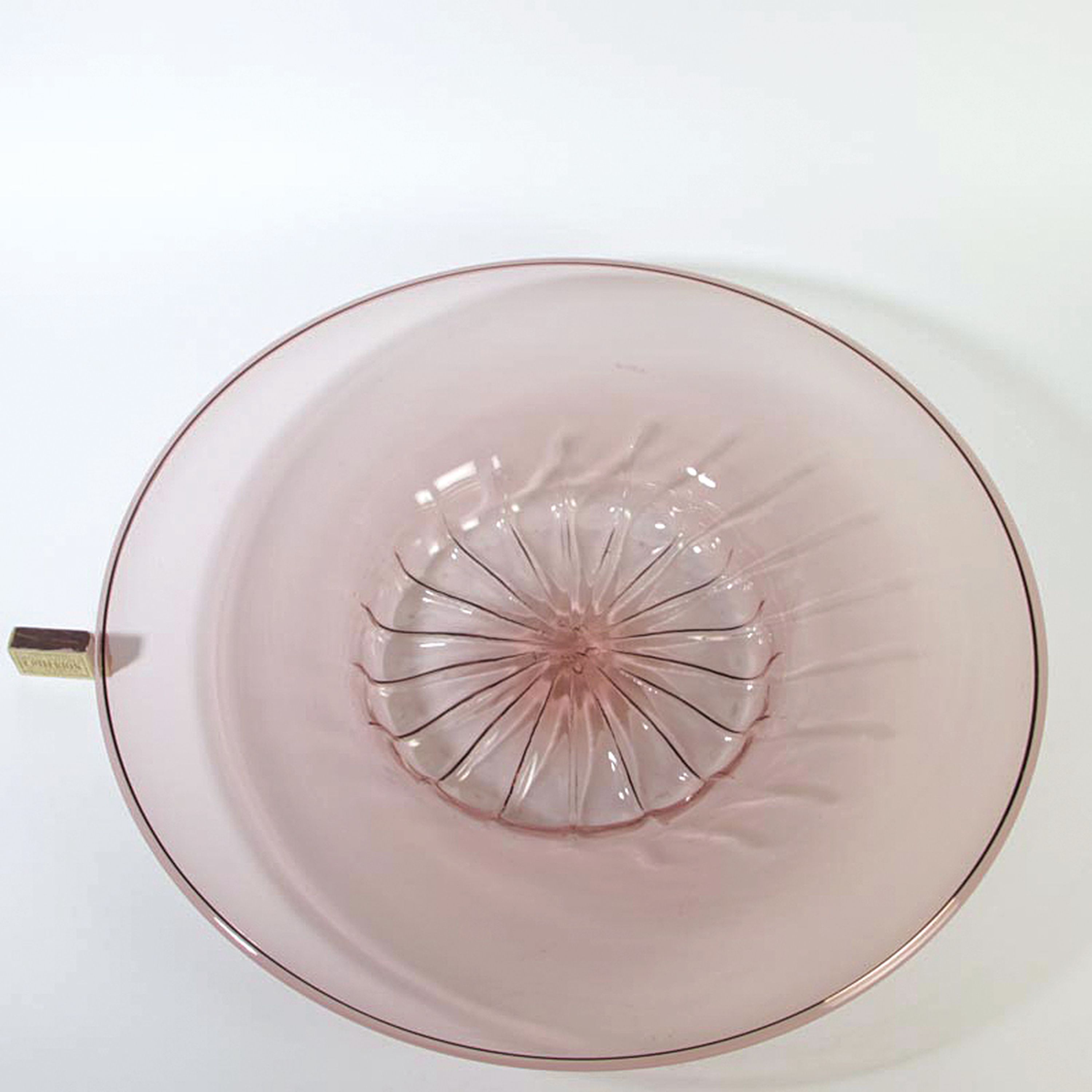 Sehr große Schale, wohl Vetri Soffiati Cappellin Venini, Murano, Italien, dünnwandiges amethystfarbenes Glas, D. 63 cm