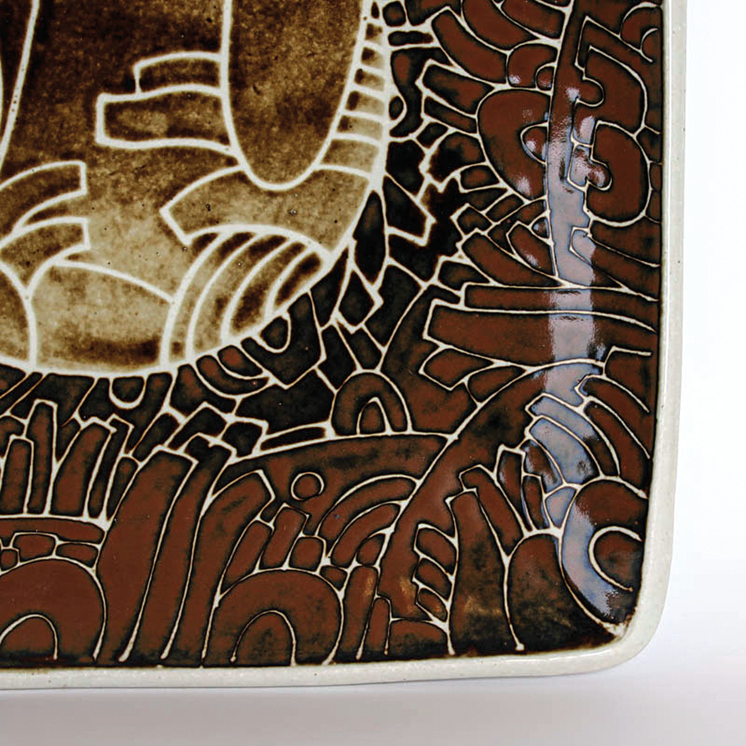 Detail b: Große Studiokeramik-Platte, Wilhelm Kuch (geb. 1925), 1970er-Jahre, Steinzeug, braun- und sandfarben glasiert, organisch-krakelierter Dekor, ...