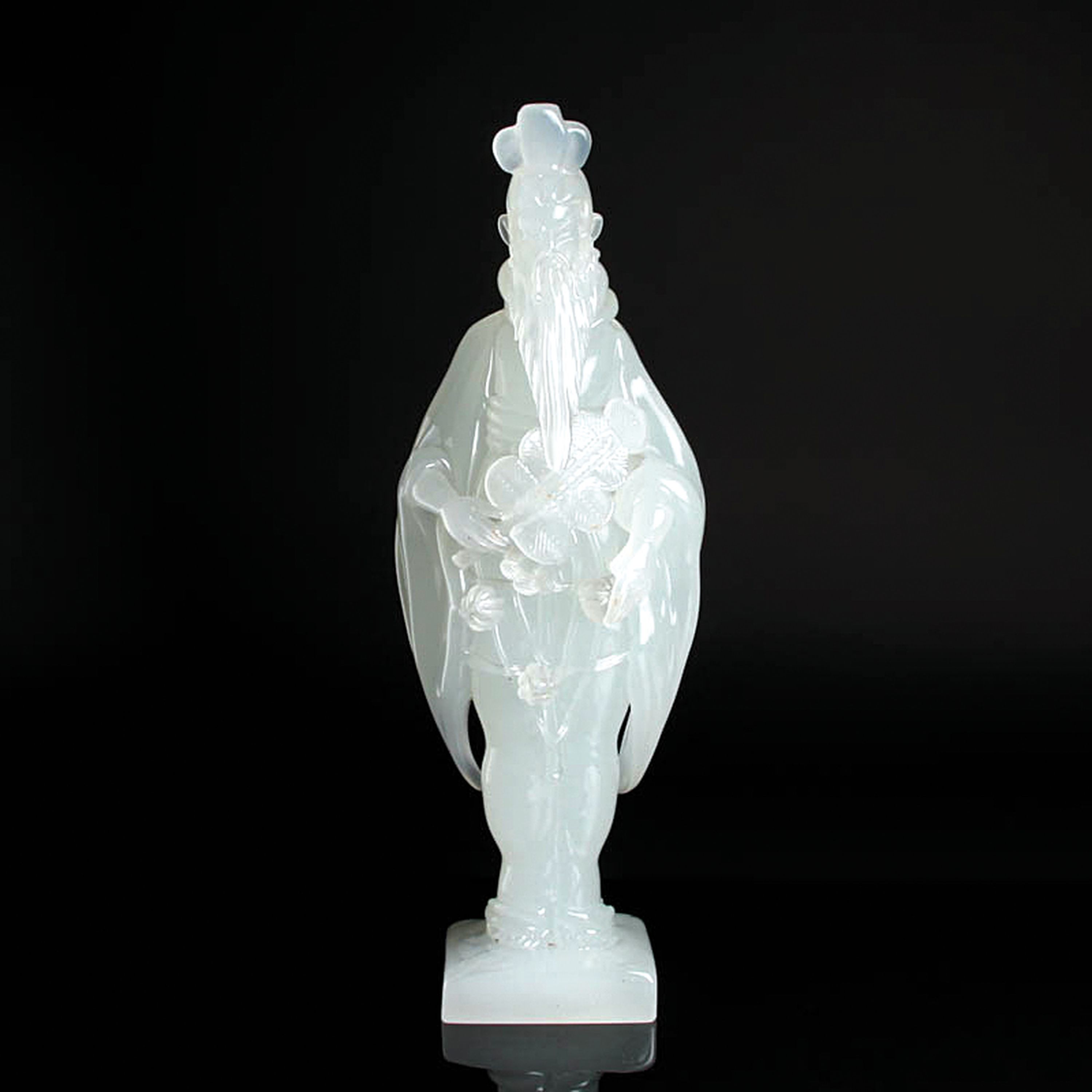 Große Glasskulptur Chinese, wohl Ermanno Nason für Cenedese, Murano, Italien, opakes, schwach jadegrünes Glas, stehender bärtiger Asiate mit ...