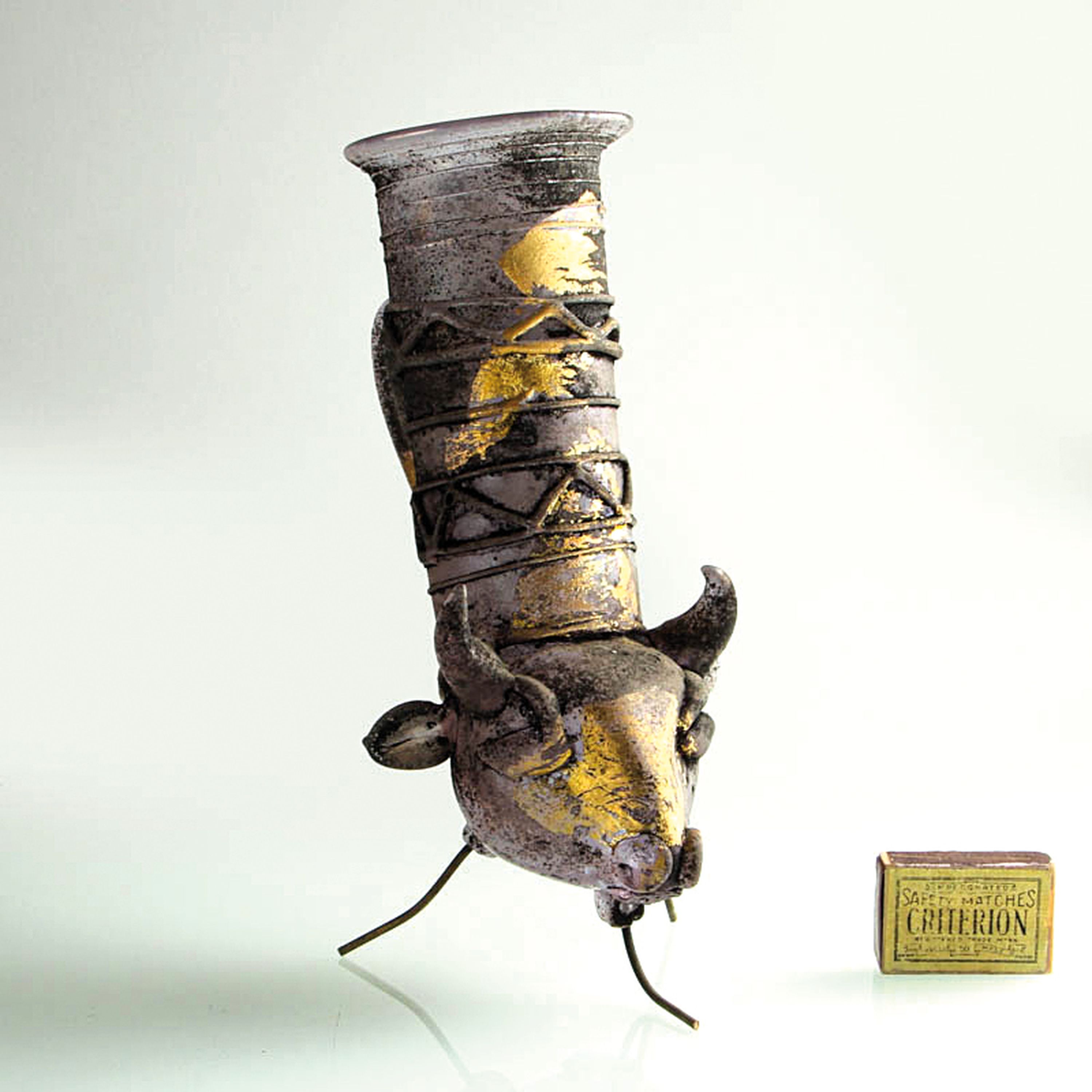 Figürliches Gefäß "Vetro a scavo"-Unikat, Ermanno Nason bei Cenedese, 1963-72, Gestalt eines ur- bzw. frühgeschichtlichen Rhyton- ...