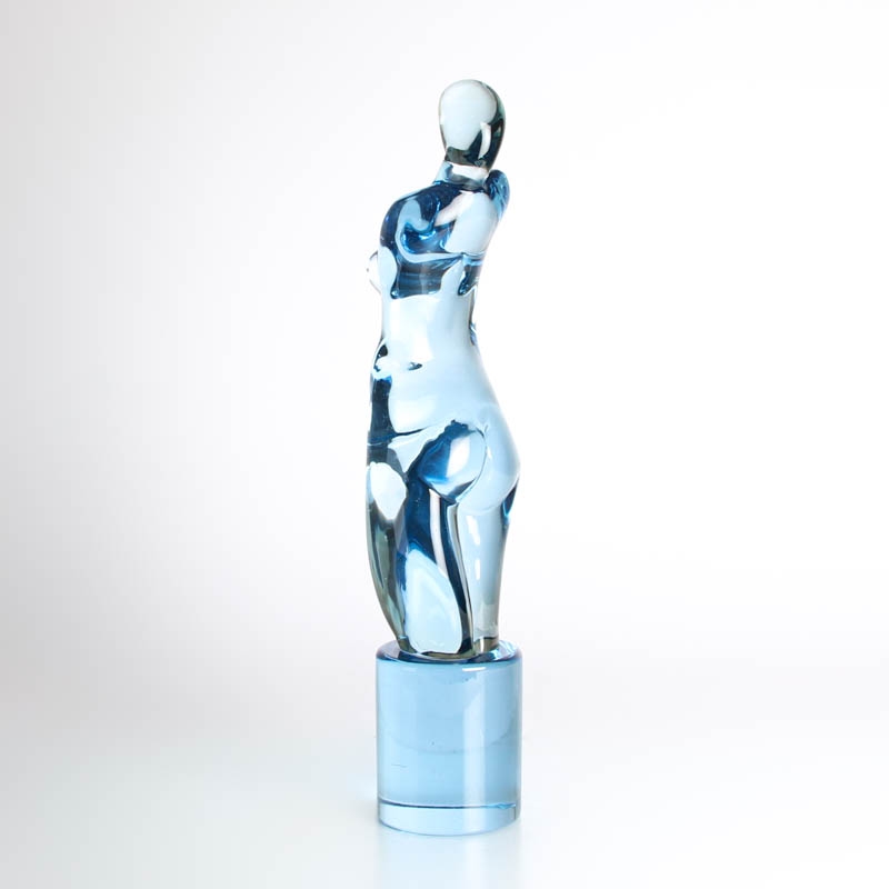Detail c: Große Glasskulptur Frauentorso, Ermanno Nason für Cenedese, Murano, Italien, hellblau getöntes Glas, Frauentorso auf rundem Sockel, unsigniert, H. ...