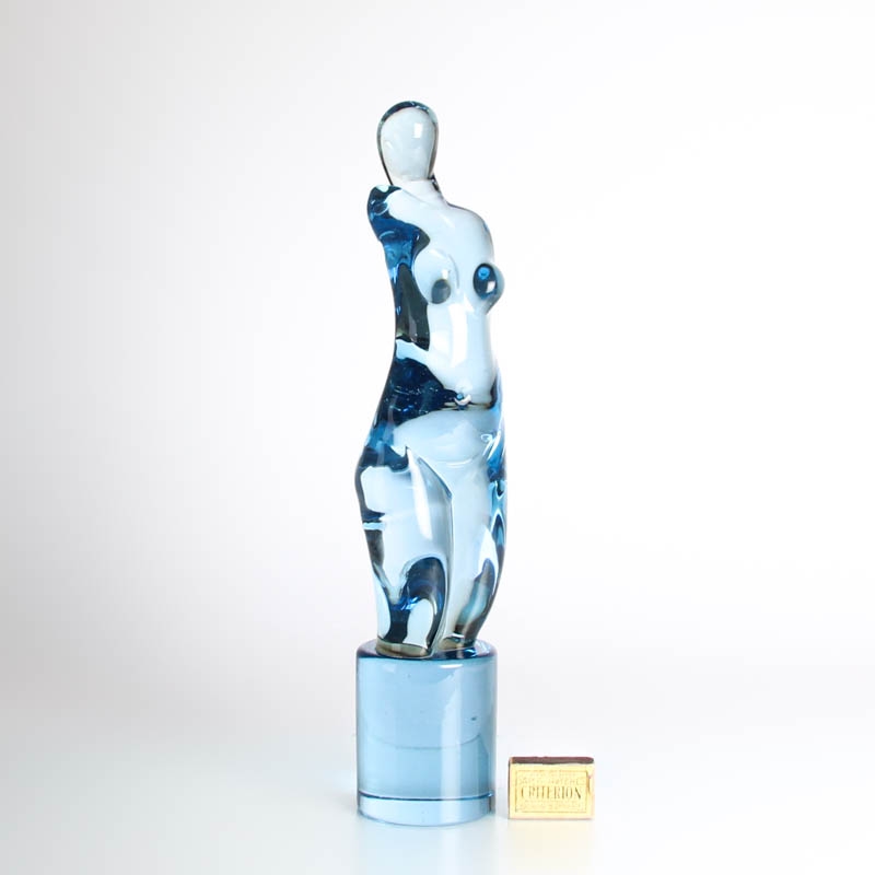 Detail e: Große Glasskulptur Frauentorso, Ermanno Nason für Cenedese, Murano, Italien, hellblau getöntes Glas, Frauentorso auf rundem Sockel, unsigniert, H. ...