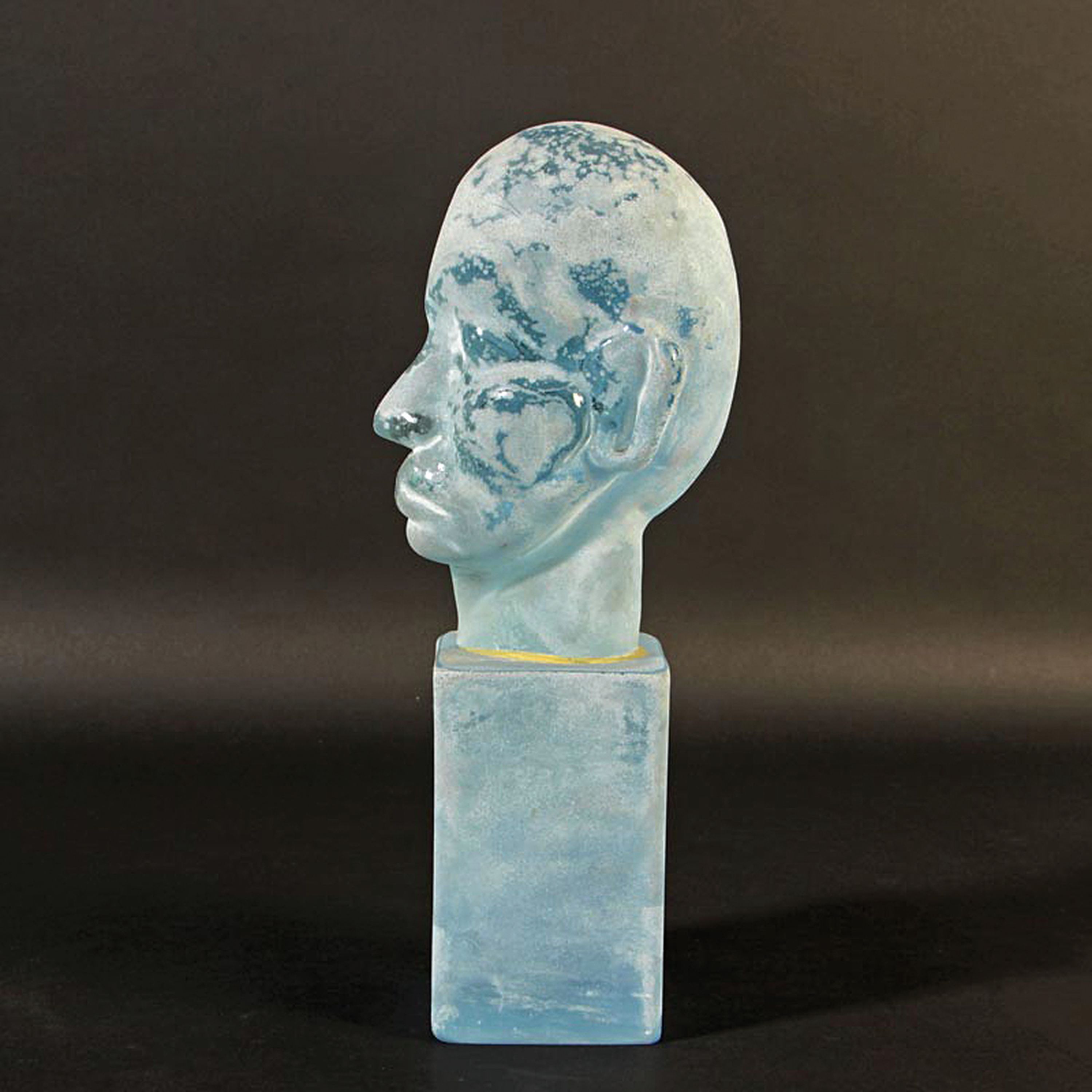 Detail c: Vetro a scavo-Skulptur, Ermanno Nason für Cenedese, Murano, Italien, hellblaues Glas, matte und aufgeraute Oberfläche in Vetro a scavo-Technik, ...