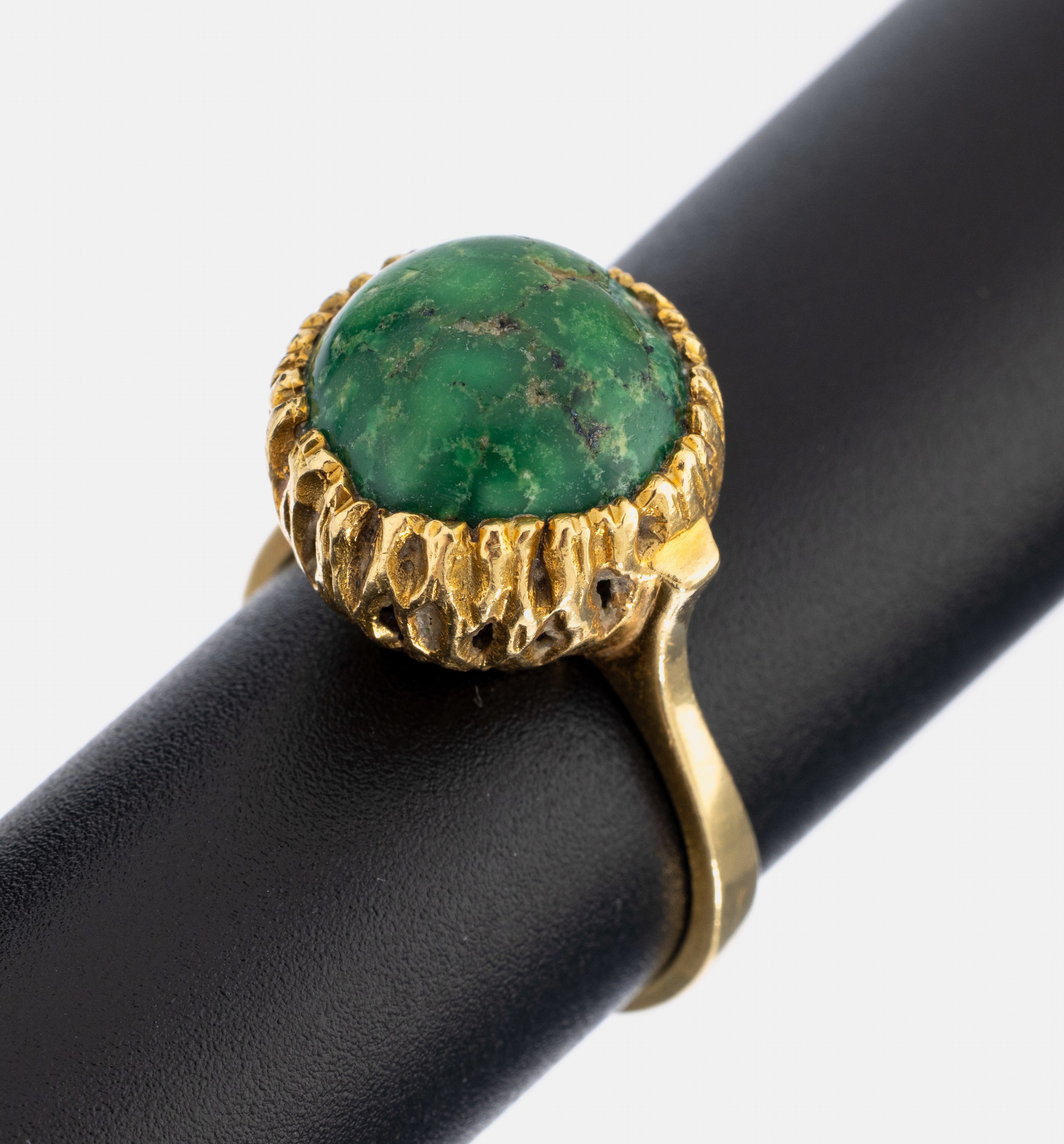 18 kt Gold Türkis-Ring, GG 750/000, runder grünlicher Türkis-Cabochon, besch., RW 58, ca.7.0 g