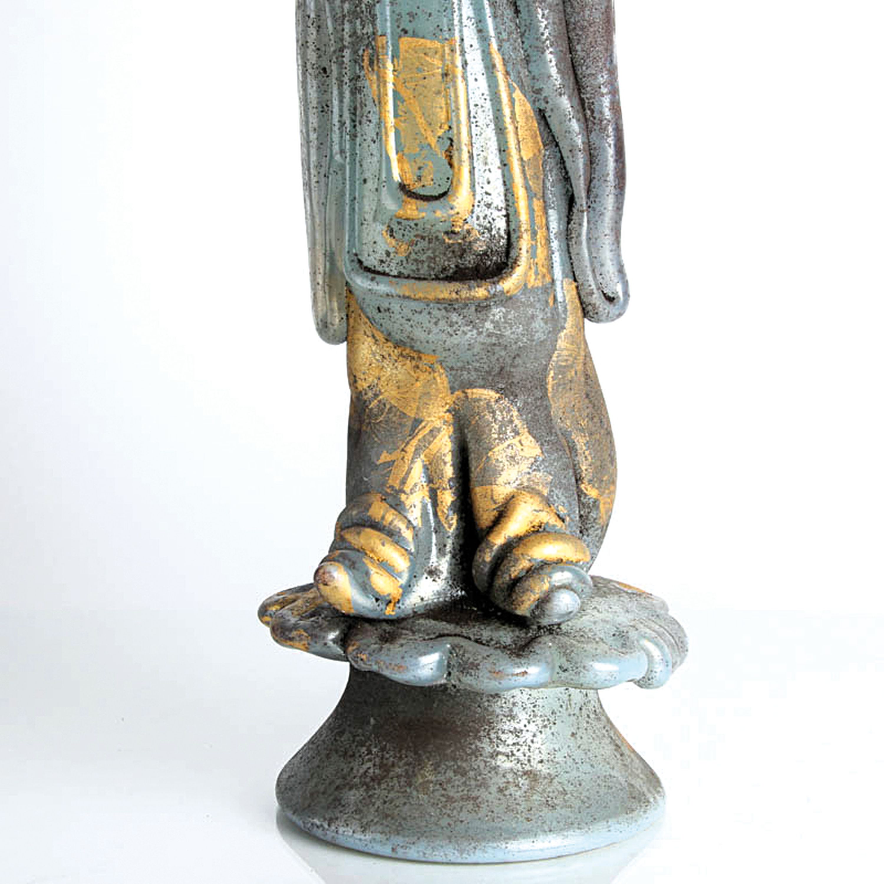 Detail d: Glasskulptur, Ermanno Nason für Cenedese, Murano, 1963-1972, Chinesin, Opalglas mit Goldflittereinschmelzungen und Aschepatina, H. ca 44cm