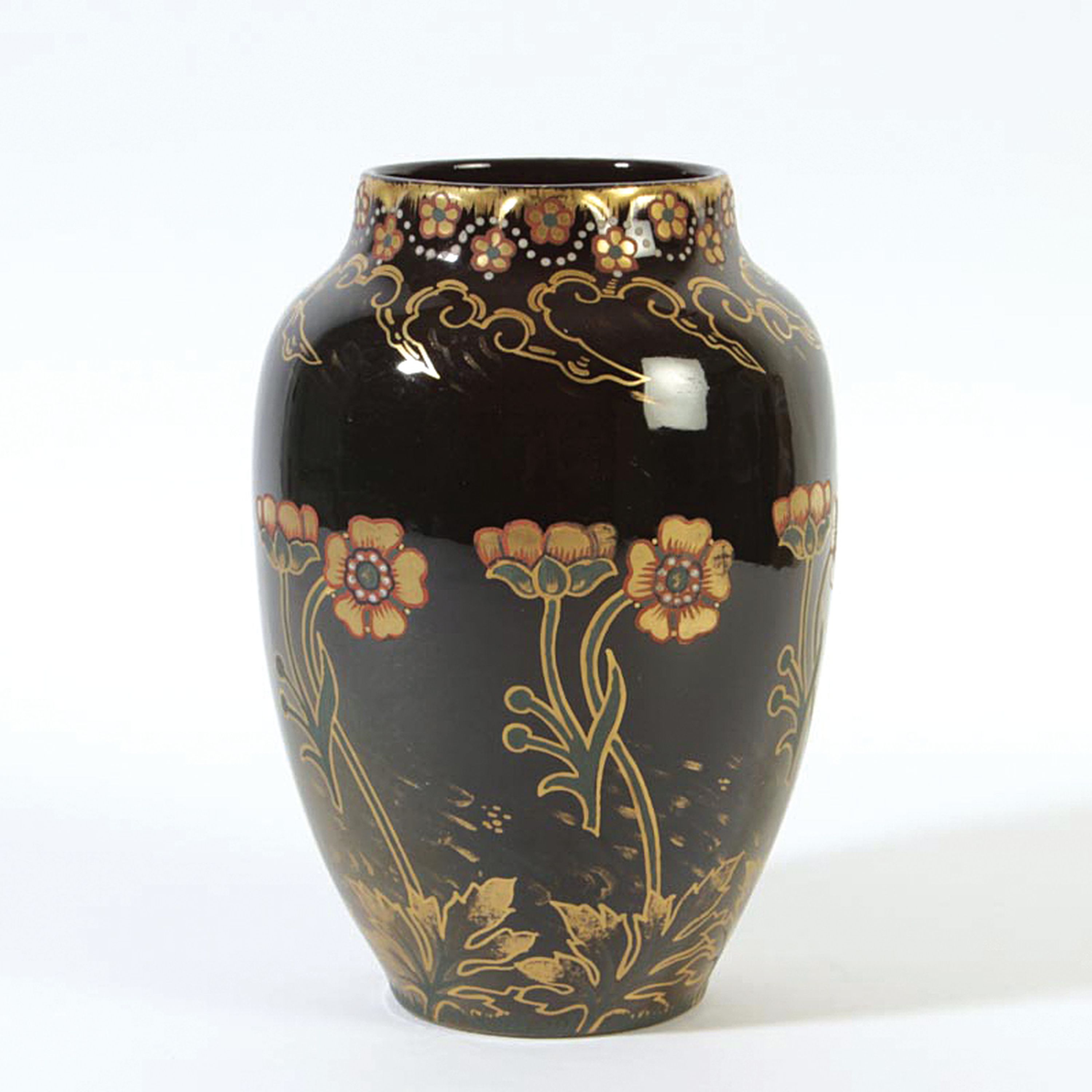 Detail a: Vase, Hubert Bequet Quaregnon, Jugendstil, Steingut, grün-braun verlaufend glasiert, Emailmalerei, umlaufender floraler Dekor in reicher ...