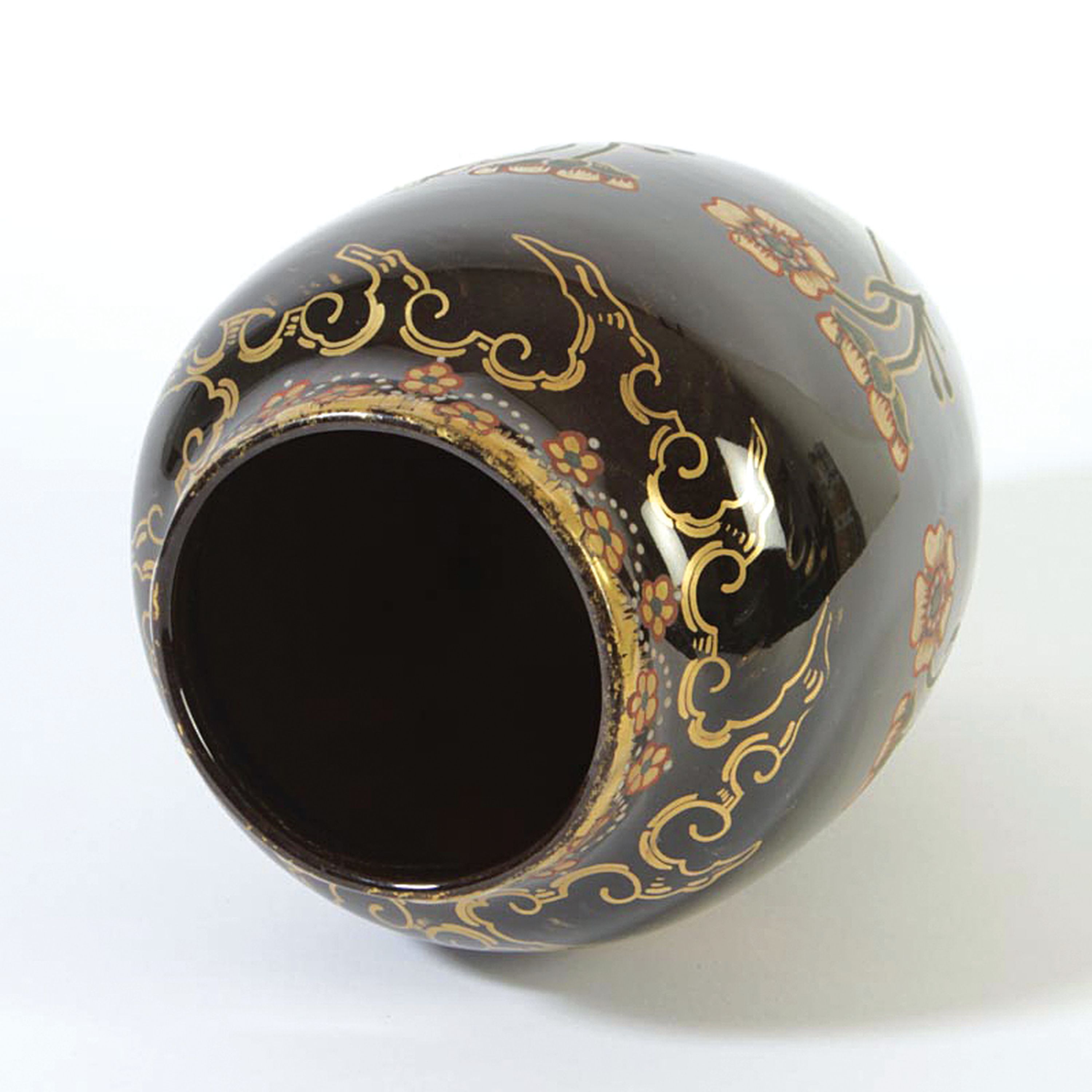 Detail b: Vase, Hubert Bequet Quaregnon, Jugendstil, Steingut, grün-braun verlaufend glasiert, Emailmalerei, umlaufender floraler Dekor in reicher ...