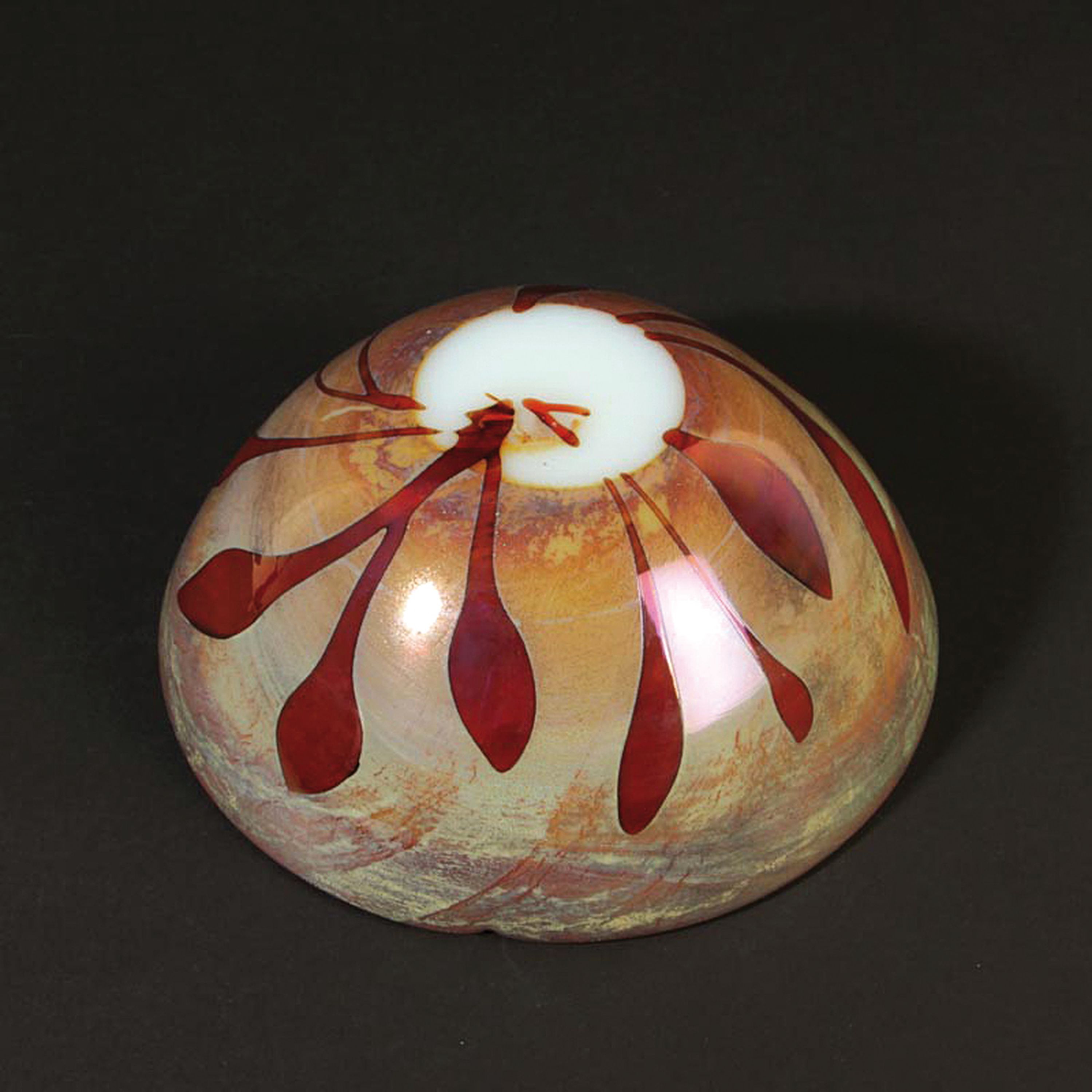 Detail b: Schale, Ermanno Nason für Cenedese, Murano, Opalinglas, mit Emailfarben bemalt, oberer Rand dreifach eingezogen, H. ca. 8cm, D. ca. 19cm