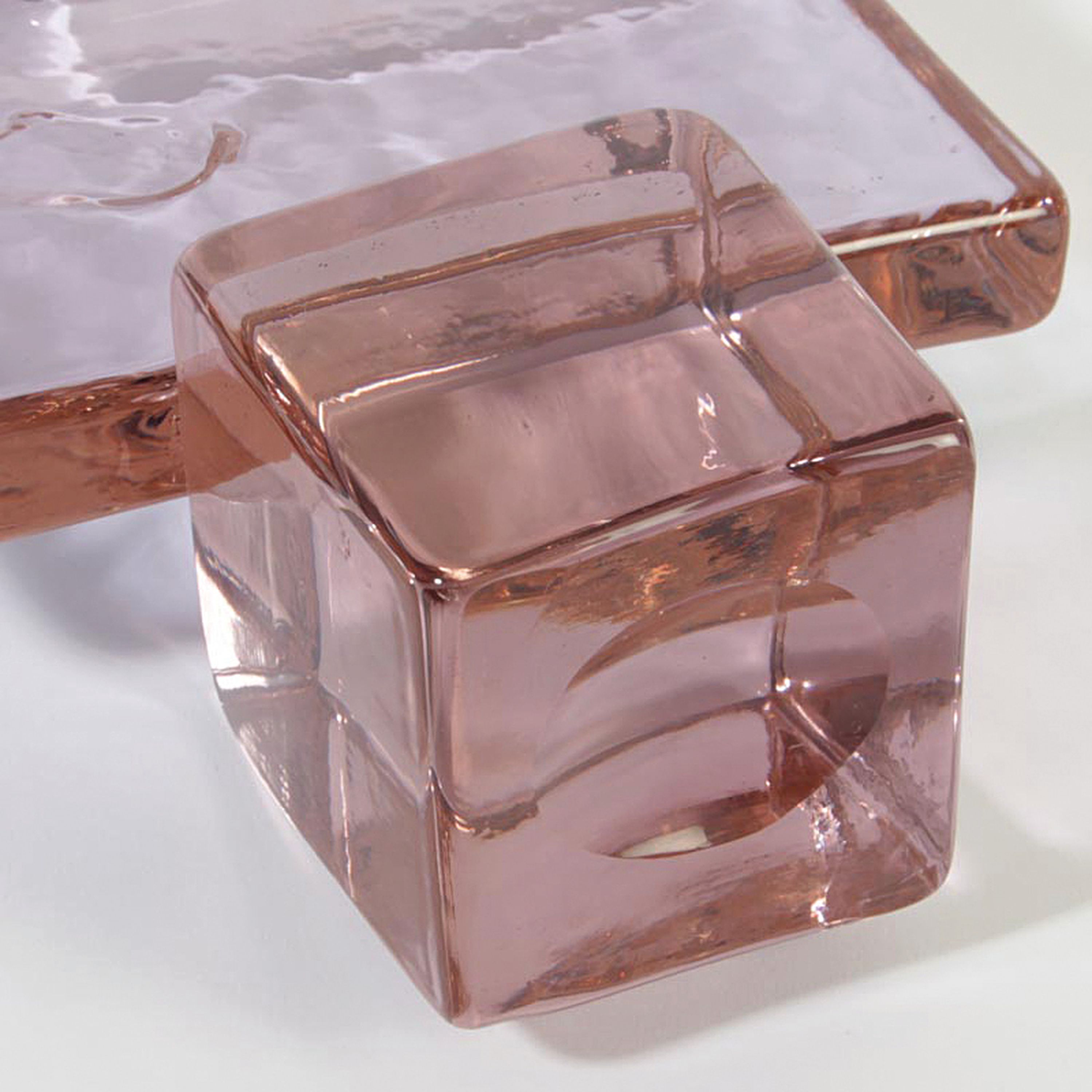 Detail d: Glasobjekt, Ermanno Nason und Alfredo Barbini, Murano, neodymium (Alexandrit-Glas) mit abstrakten blauen und olivgrünen Aufschmelzungen, H. ca. 33cm