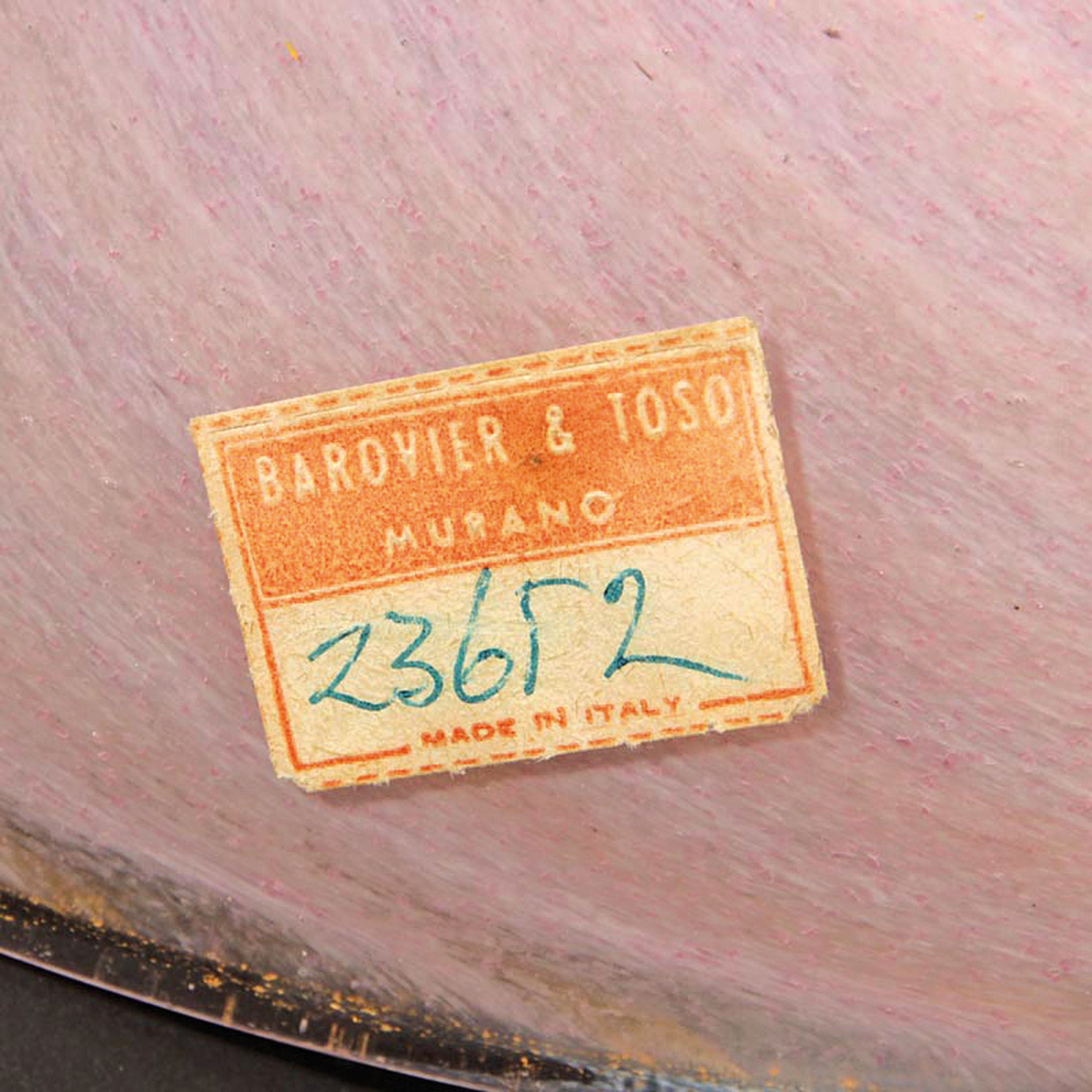 Detail f: Großer Lampenfuß, Barovier & Toso Murano, opak-rosa Glas mundgeblasen, in sich gedreht, dazwischen zwei Glieder aus Klarglas, mit eingeschmolzenem ...