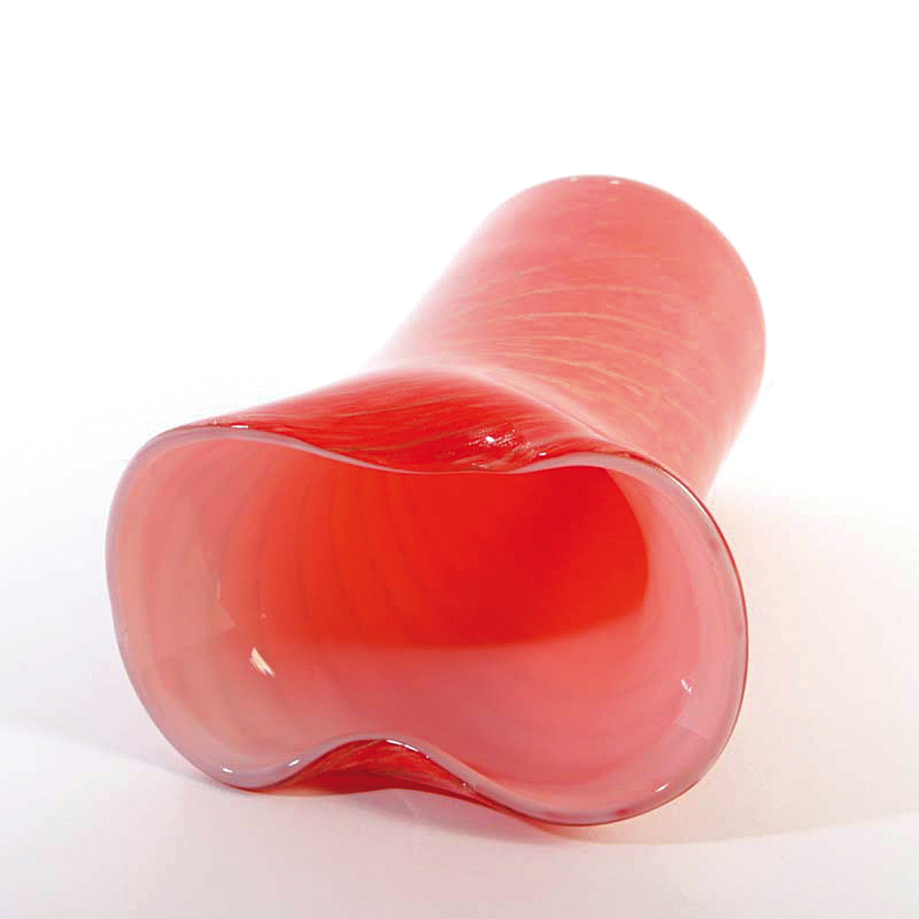 Detail b: Vase, Aureliano Toso Murano, opak-weißer Innenüberfang, rot-opaker Überfang Spiralform, H. ca. 18cm, oberer Rand ausgezogen und eingezogen