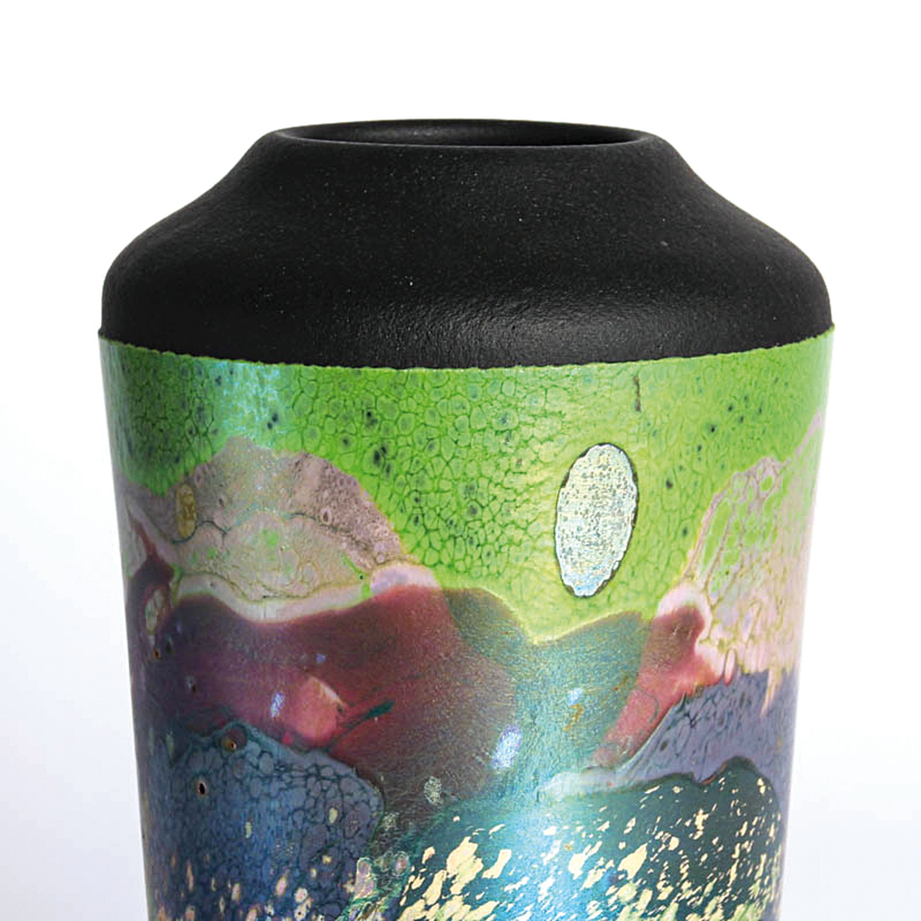 Detail a: Studioglas-Vase, Jack Ink (geb. 1944), schwarzes Glas mit aufgeschmolzenem Email, umlaufender Dekor einer Landschaft, am Boden sign. und bez. 1058, ...