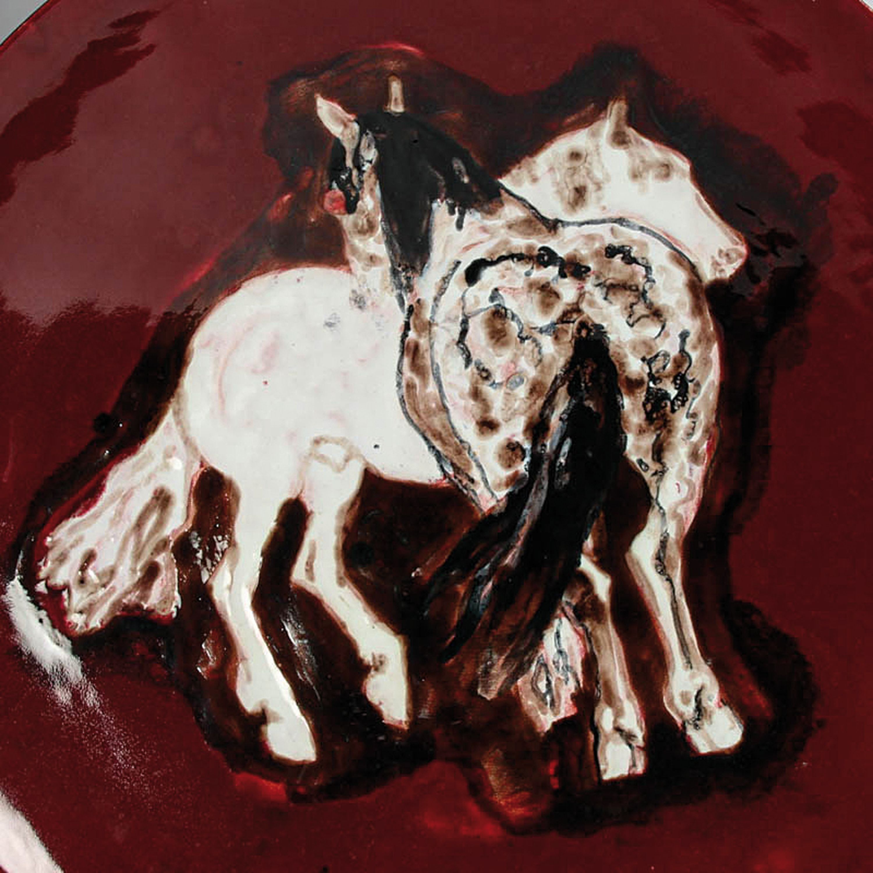 Detail a: Yves Brayer, 907-1990, zwei Pferde, rot glasierte Keramikschale mit Pferdemotiv mittig, am Boden signiert, H. ca. 7.5cm, D. ca. 48cm