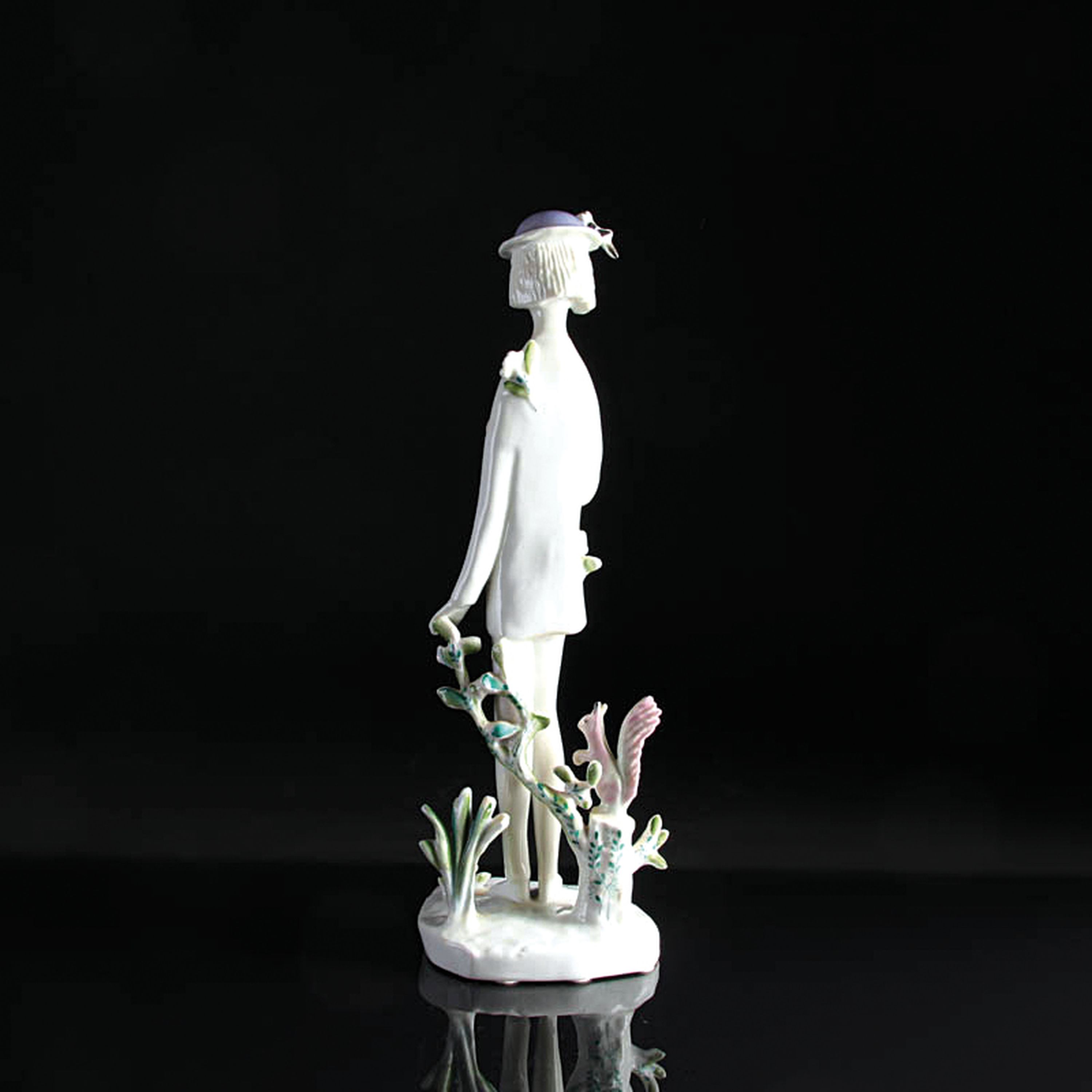 Detail i: Paar Porzellanfiguren, Rosenthal studio-linie,Raymond Peynet (1908-1990), Mann und Frau je mit Herz in der Hand und kleinen Details wie Eichhörnchen ...