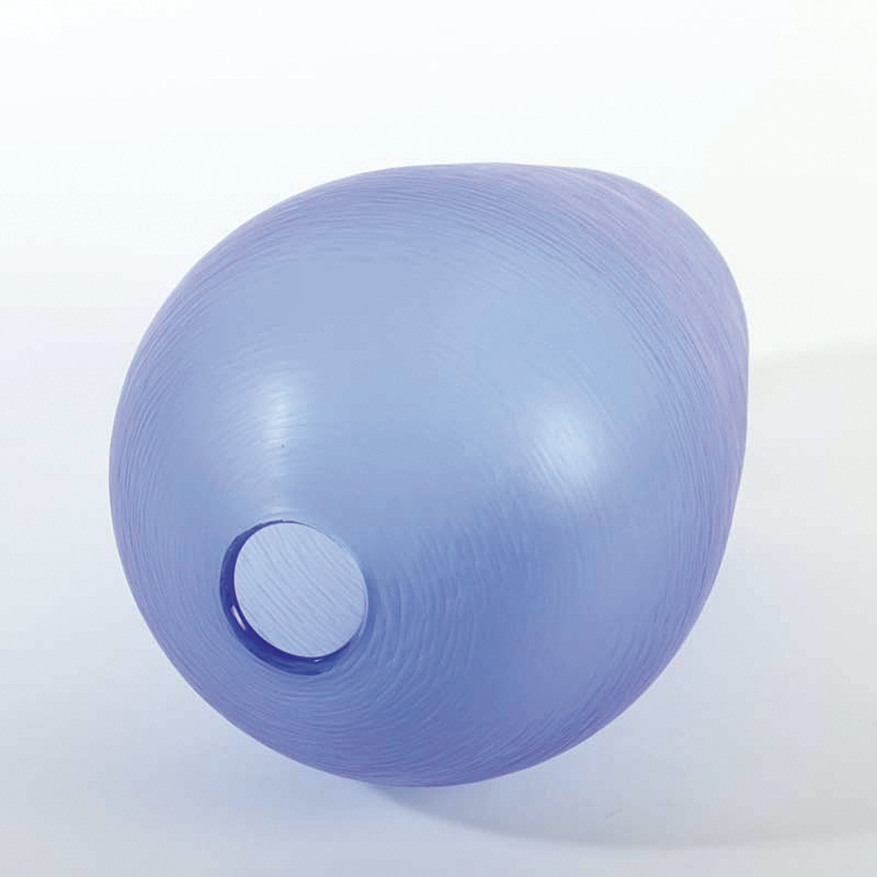 Detail b: Vase, Murano Italien, 1980er Jahre, blaues dünnwandiges Glas in batuto Technik geschliffen, ovoide Form, H. ca. 23cm