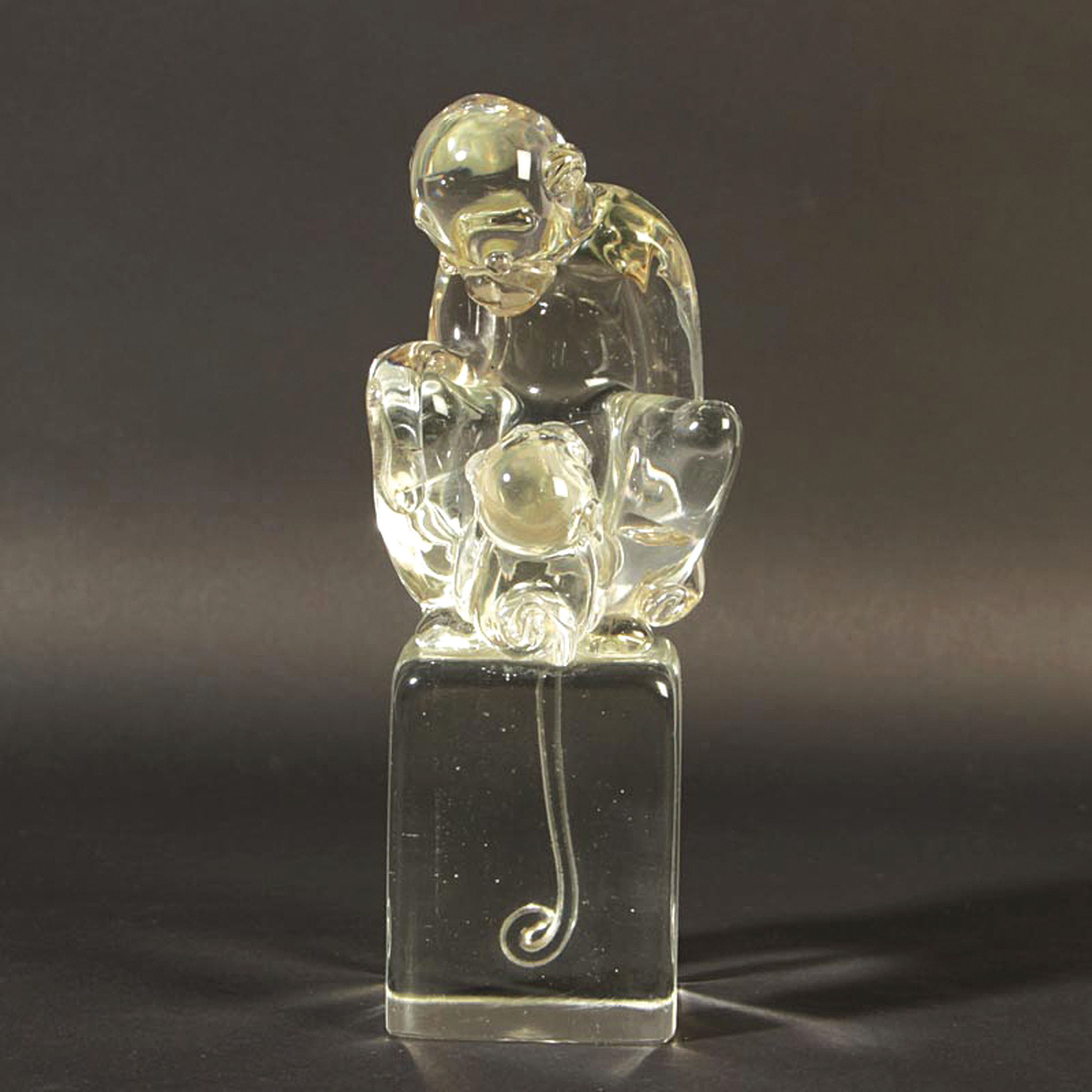 Glasskulptur von Ermanno Nason, für Cenedese Murano, 1963-1972, Affe mit Affenbaby, farbloses Glas mundgeblasen, H. ca. 19cm