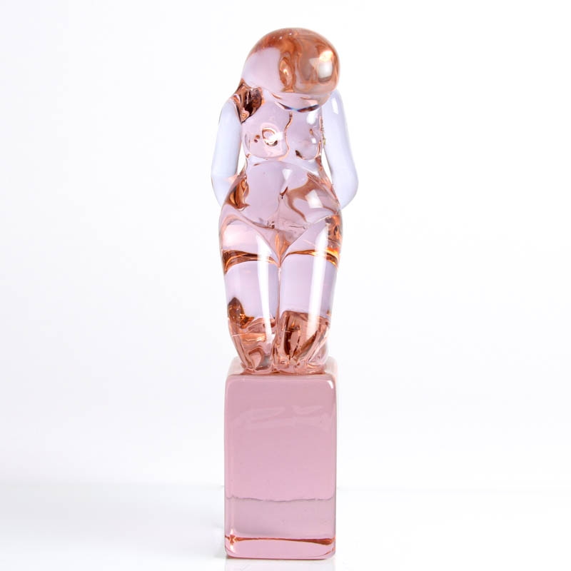 Detail d: Glasskulptur von Ermann Nason, für Cenedese Murano, um 1963-72, sog. Aventuringlas, knieender weiblicher Akt, H. ca. 24cm