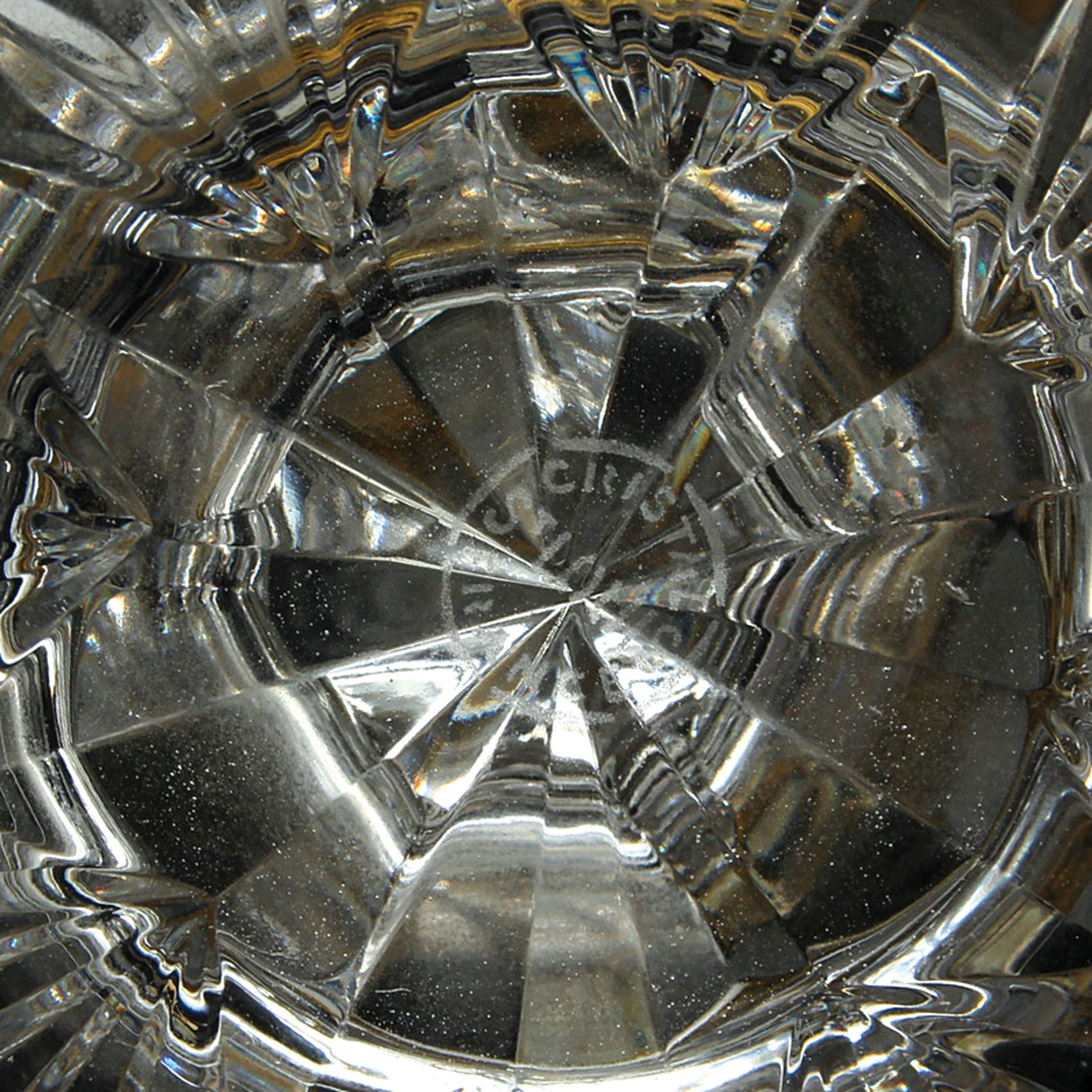 Detail f: Wasserkrug, Cristallerie St. Louis, Modell Excellence, farbloses Kristallglas reich geschnitten und geschliffen, Goldränder, H. ca. 34.5cm