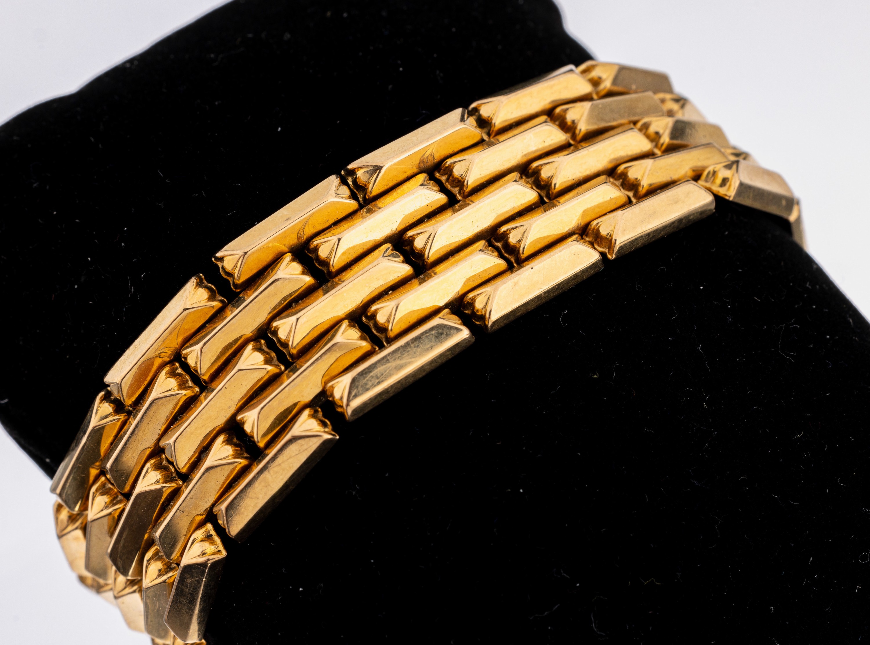 18 kt Gold Armband, GG 750/000, Backsteinoptik, B. ca. 2 cm, L. ca. 20 cm, Kastenschloss mit Sicherheitsacht, ca. 41.1 g
