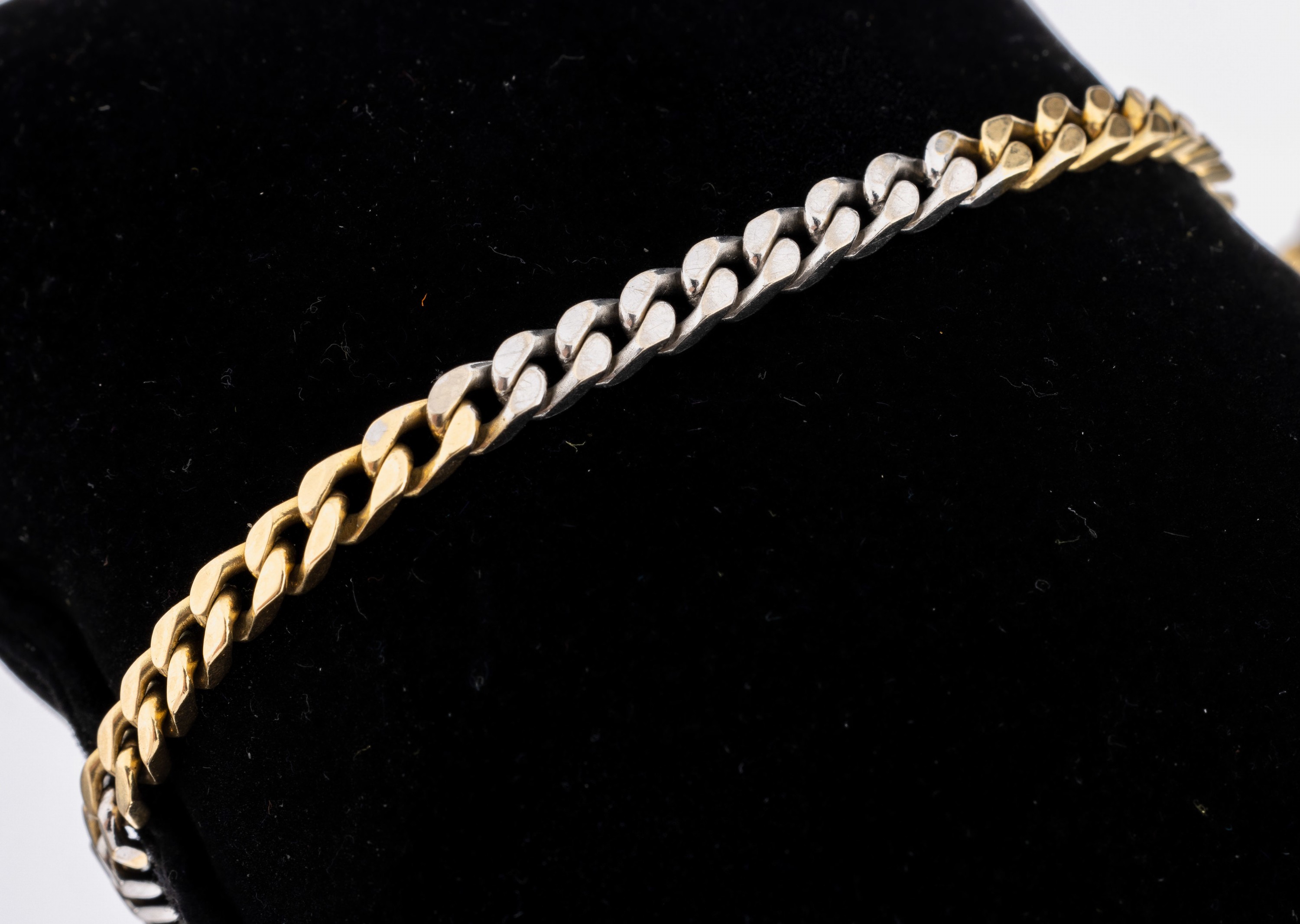 14 kt Gold Armband, GG/WG 585/000, L. ca. 20 cm, Kastenschloss mit Sicherheitsacht, ca. 13.0 g