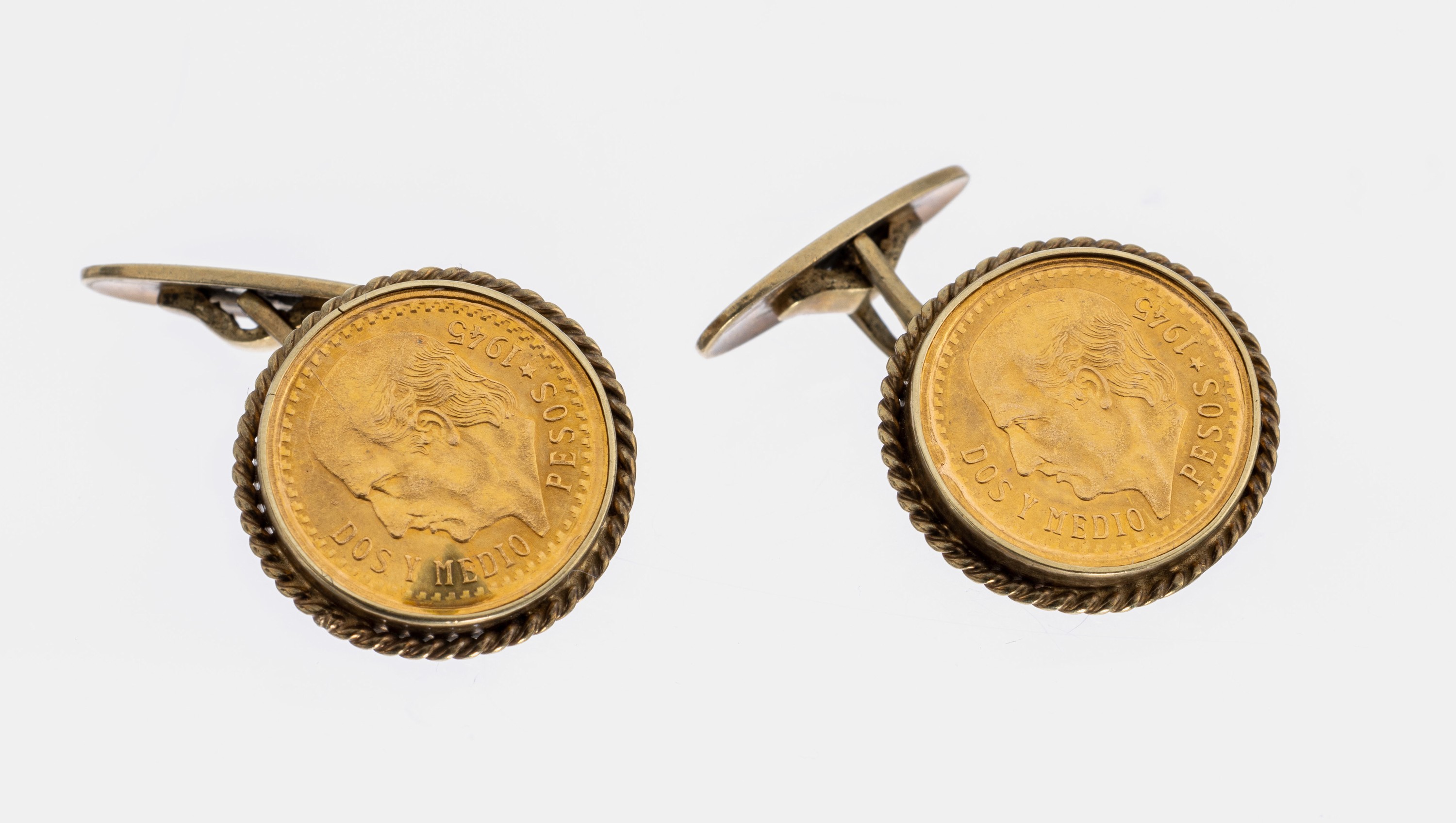 Paar 8 kt Gold Münz-Manschettenknöpfe, GG 333/000, 2 lose gefasste Goldmünzen, 2.5 PesosMexiko 1945, ca. 11.1 g