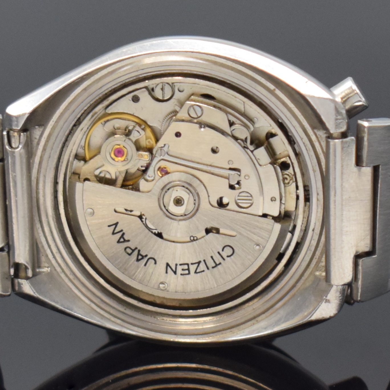 Detail e: CITIZEN Automatikchronograph sog. Bullhead Referenz 4-901053 Y, Automatik, Japan 1970er Jahre, Metallgeh. inkl. orig. Gliederband m. Faltschl., ...